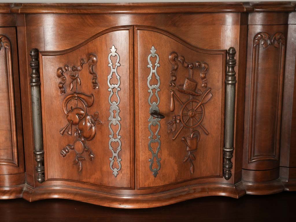 Luxurious Mid-Century credenza piece