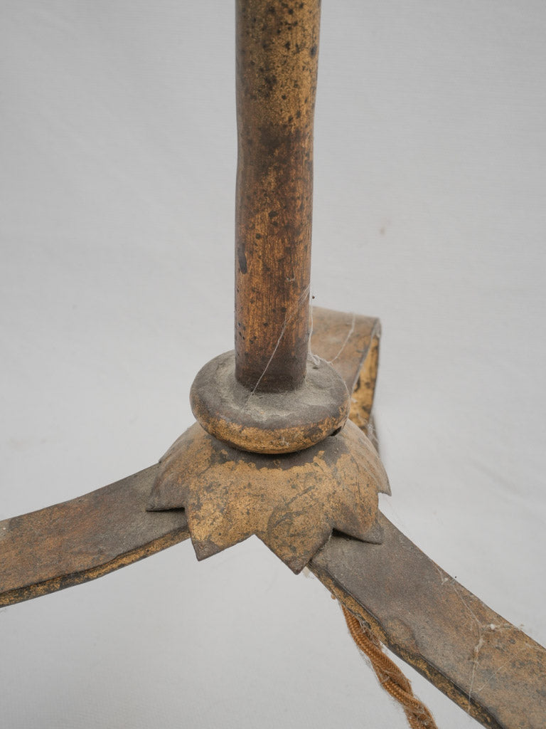 Vintage golden dainty metal lamp