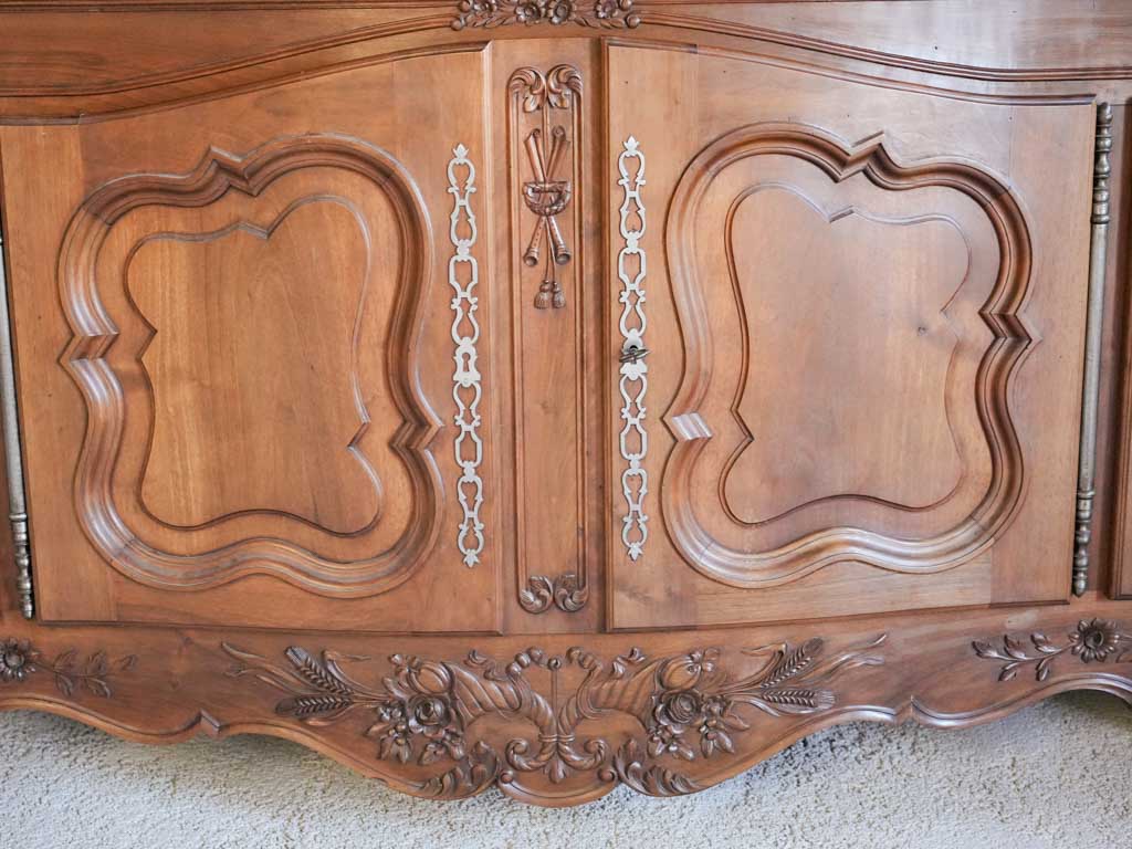 Ornate rocaille cartouche cabinet