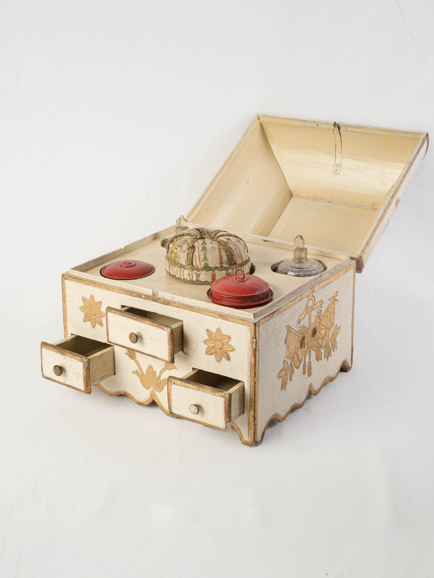Rare and Exquisite Louis XVI Dressing Case - 12¼"