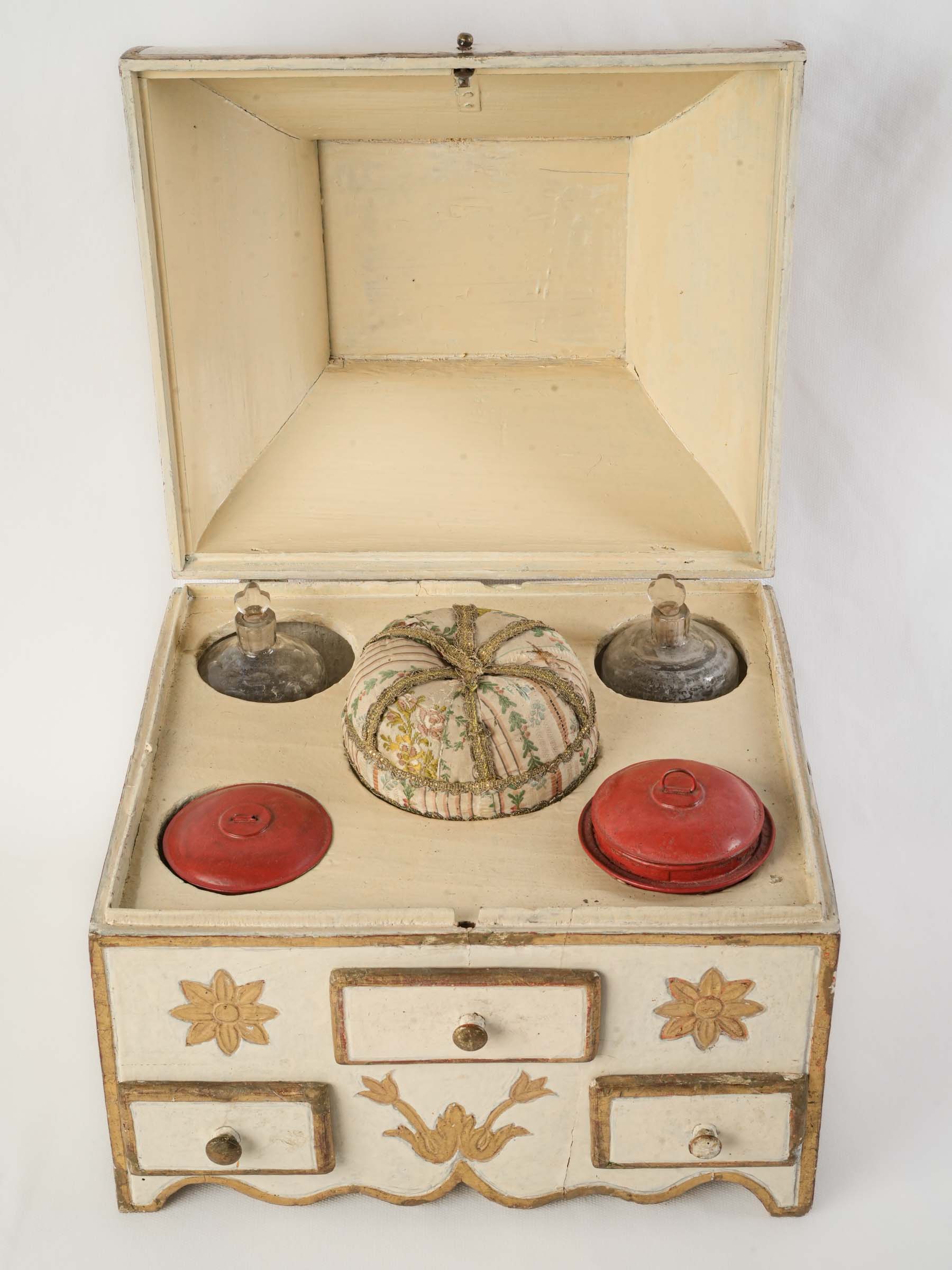 Rare and Exquisite Louis XVI Dressing Case - 12¼"