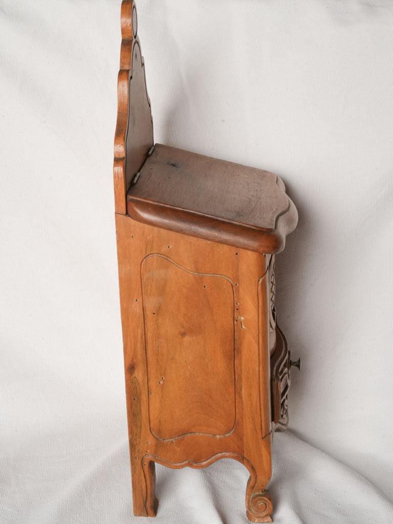 Honeyed tone kitchen accent piece  