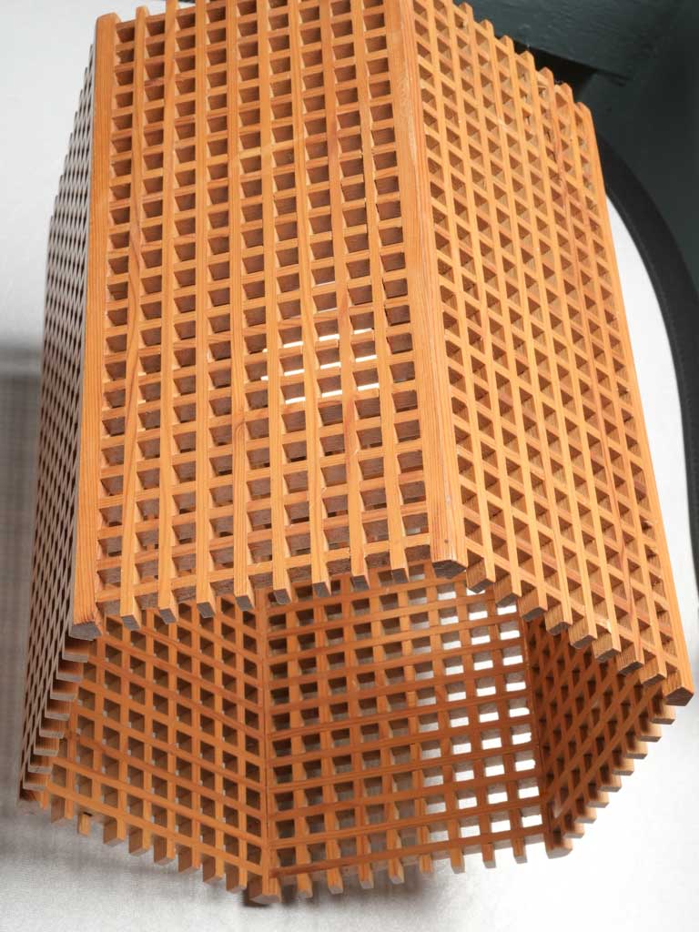 Time-honored teak hexagonal pendant lamp