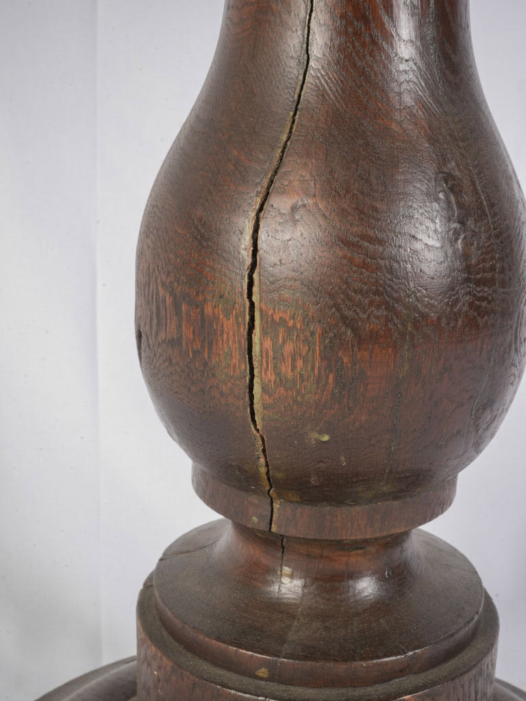 Softly rounded form French guéridon