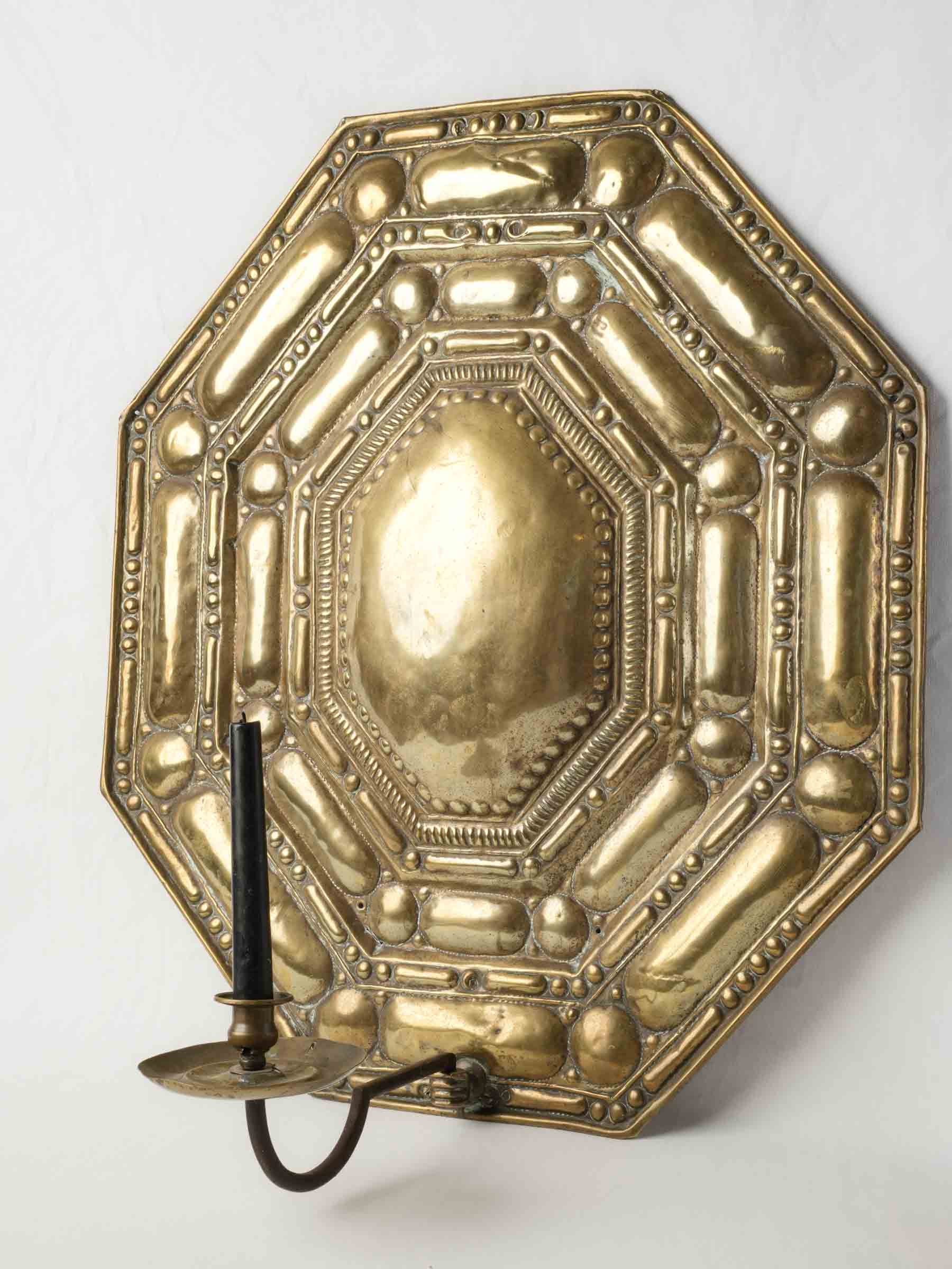 Large Dutch Repoussé Copper Candle Reflector, 17th Century - 25½" x 22½"