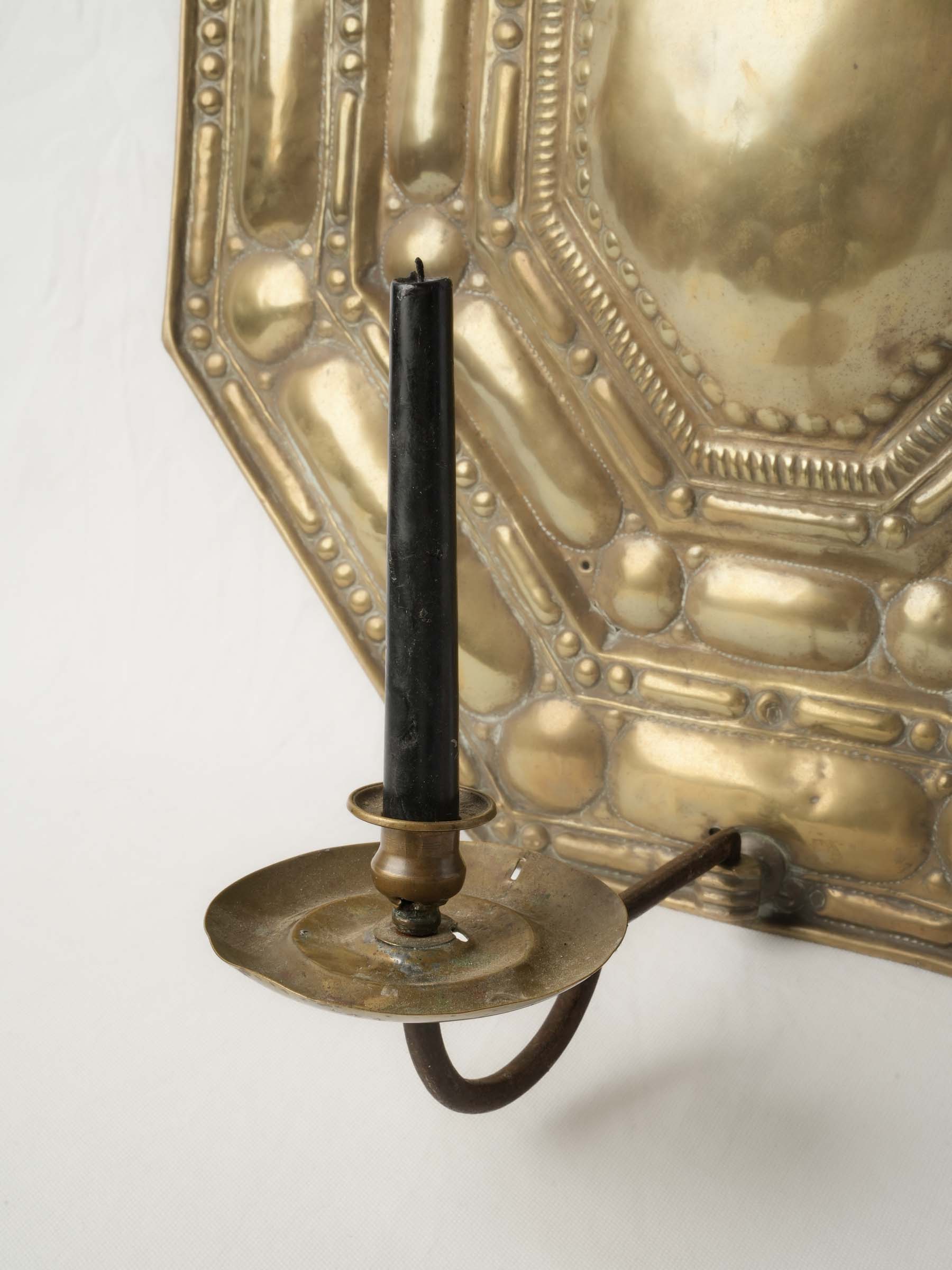 Large Dutch Repoussé Copper Candle Reflector, 17th Century - 25½" x 22½"