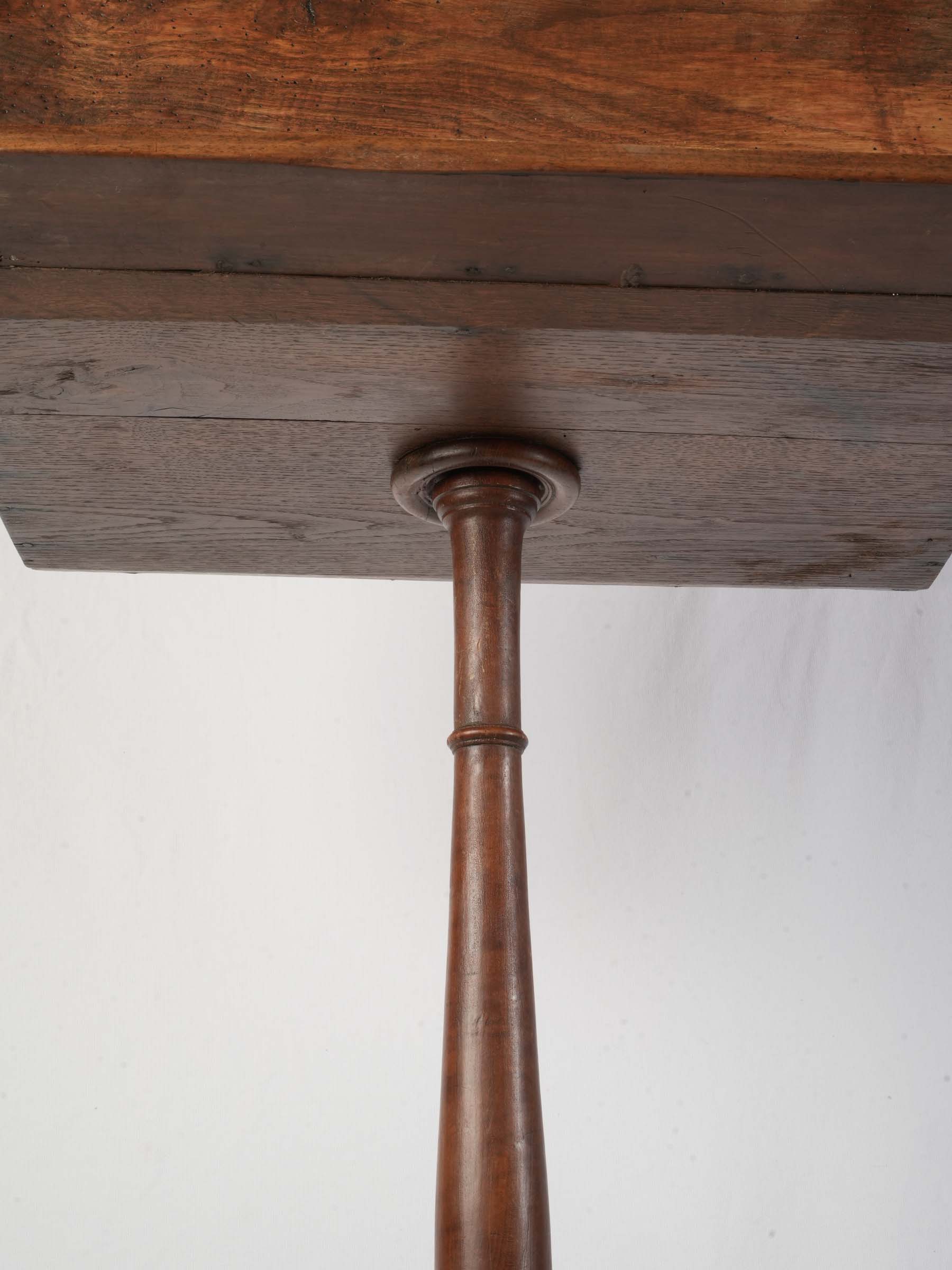 Beautiful 19th-century oak lectern  