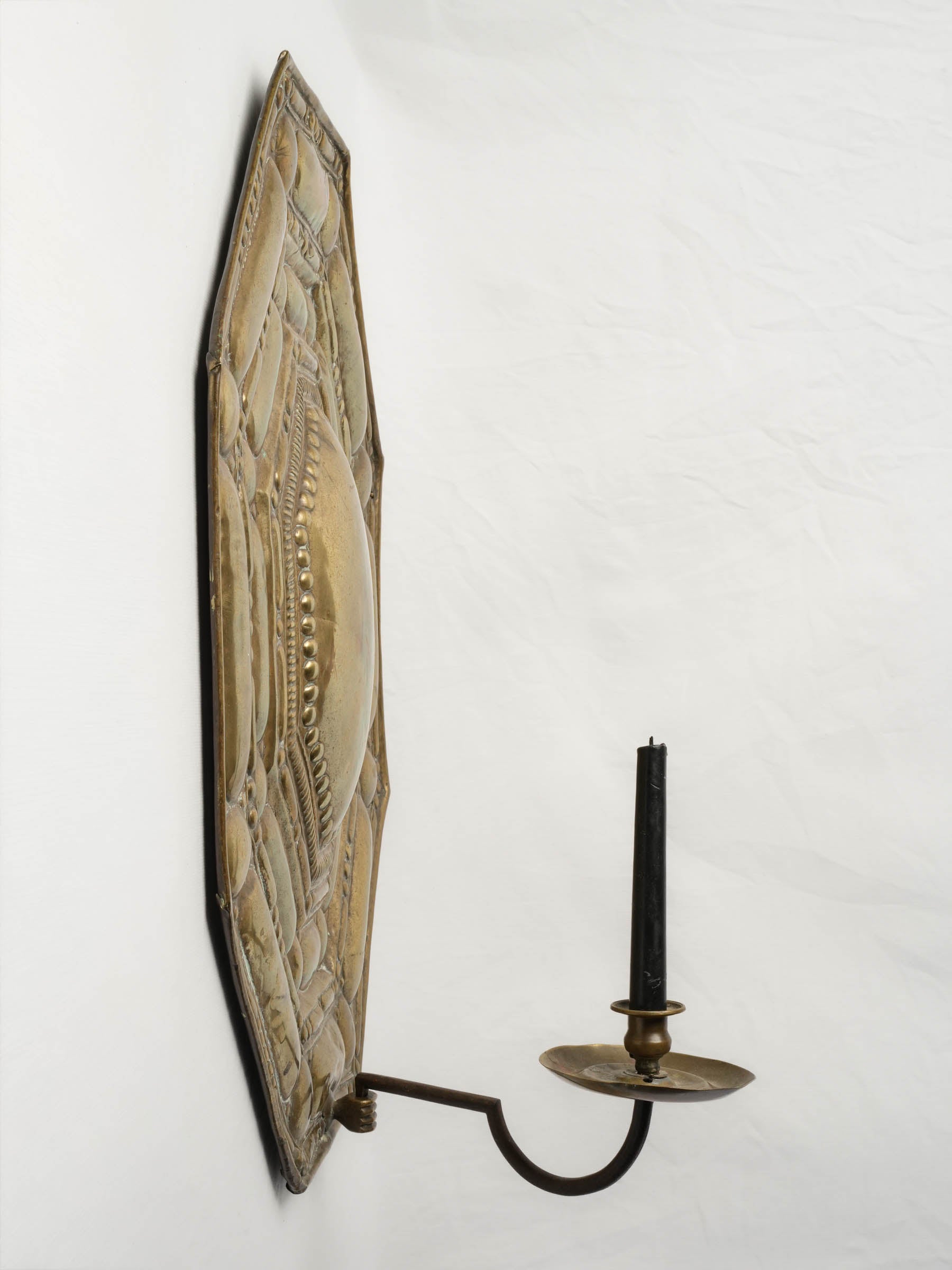Large Dutch Repoussé Copper Candle Reflector, 17th Century - 25½" x 22½"