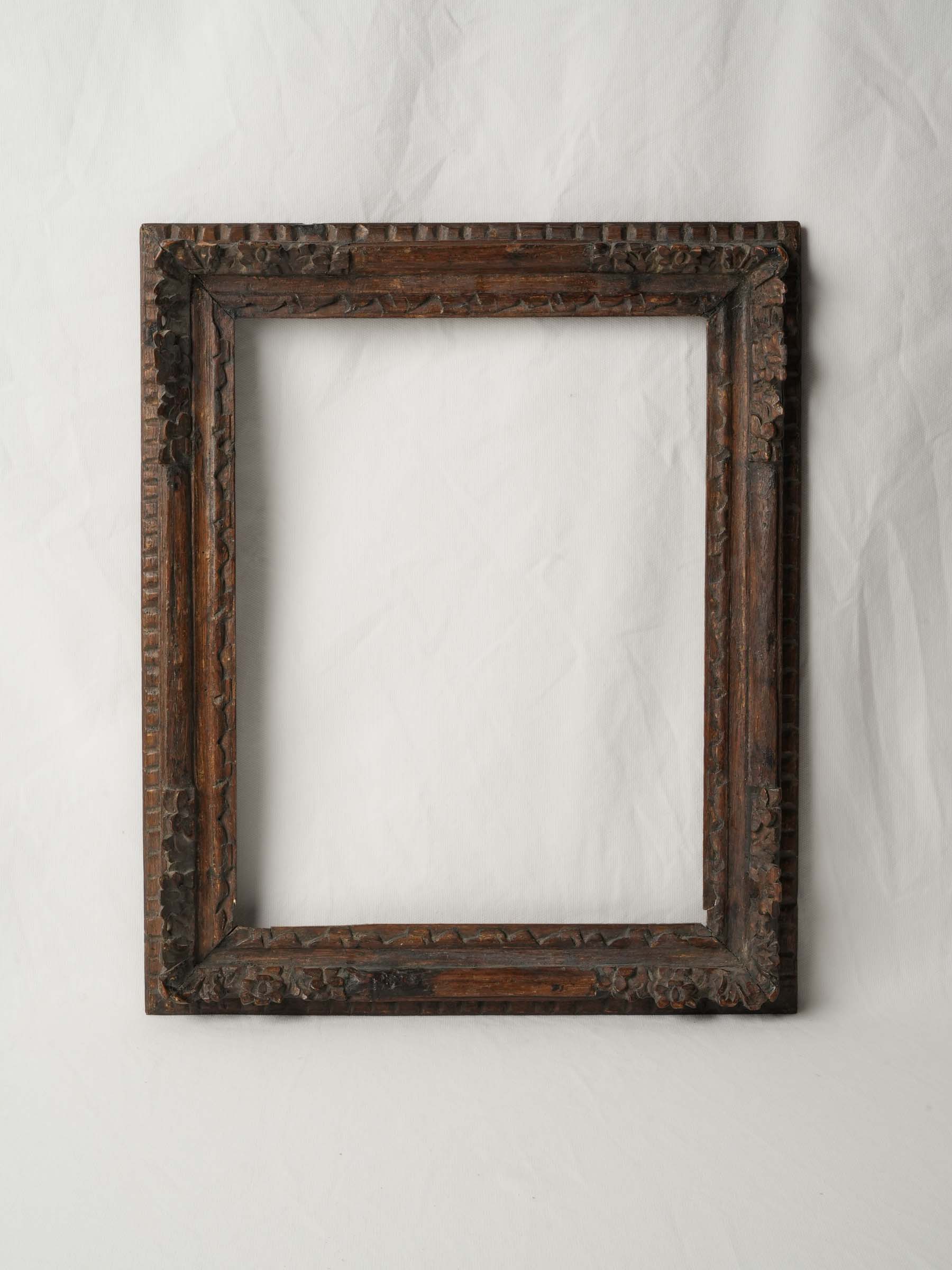 Small Louis XIV Hand-Carved Oak Frame, circa 1700 - 21¼" x 17"
