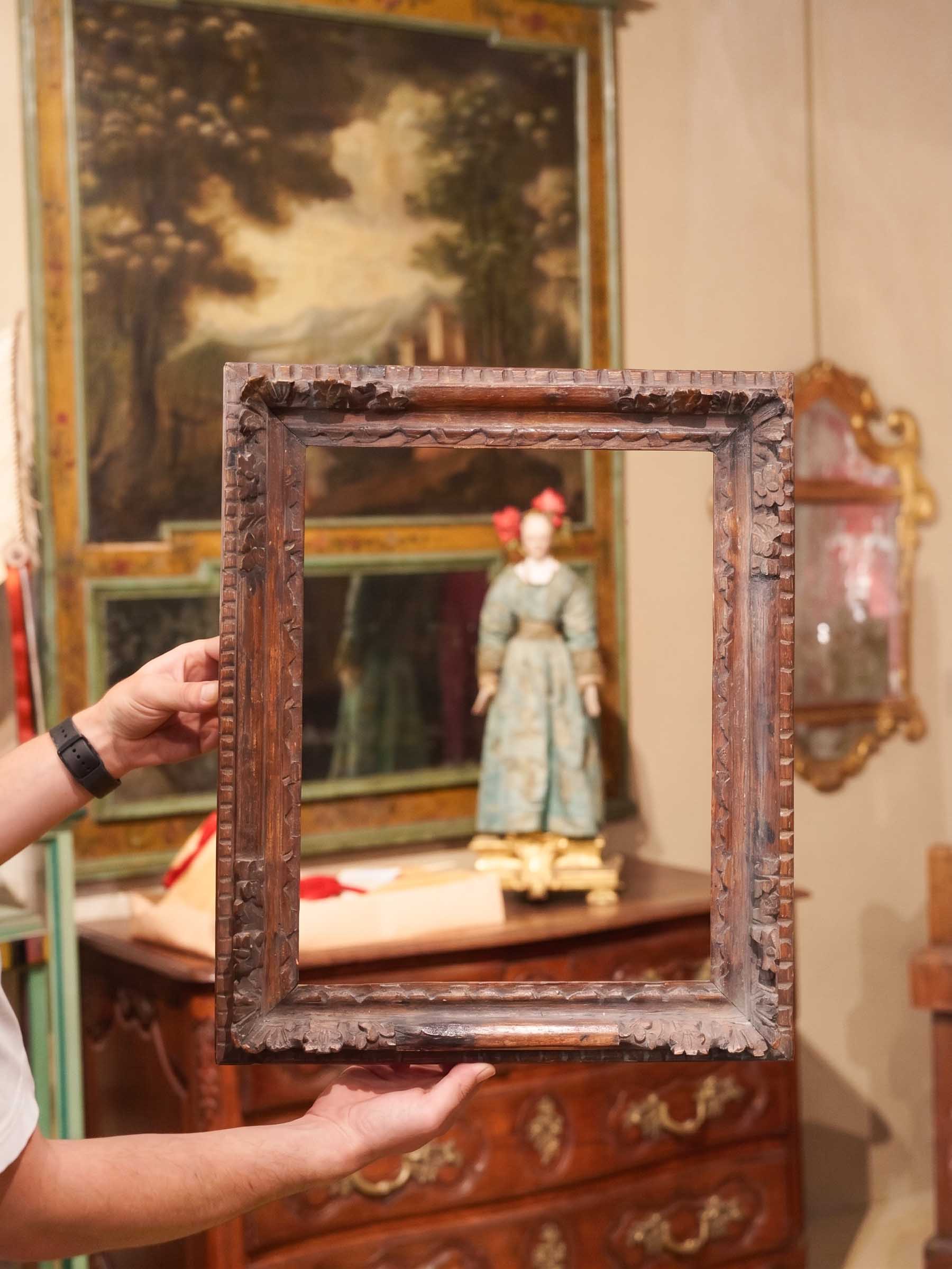 Small Louis XIV Hand-Carved Oak Frame, circa 1700 - 21¼" x 17"