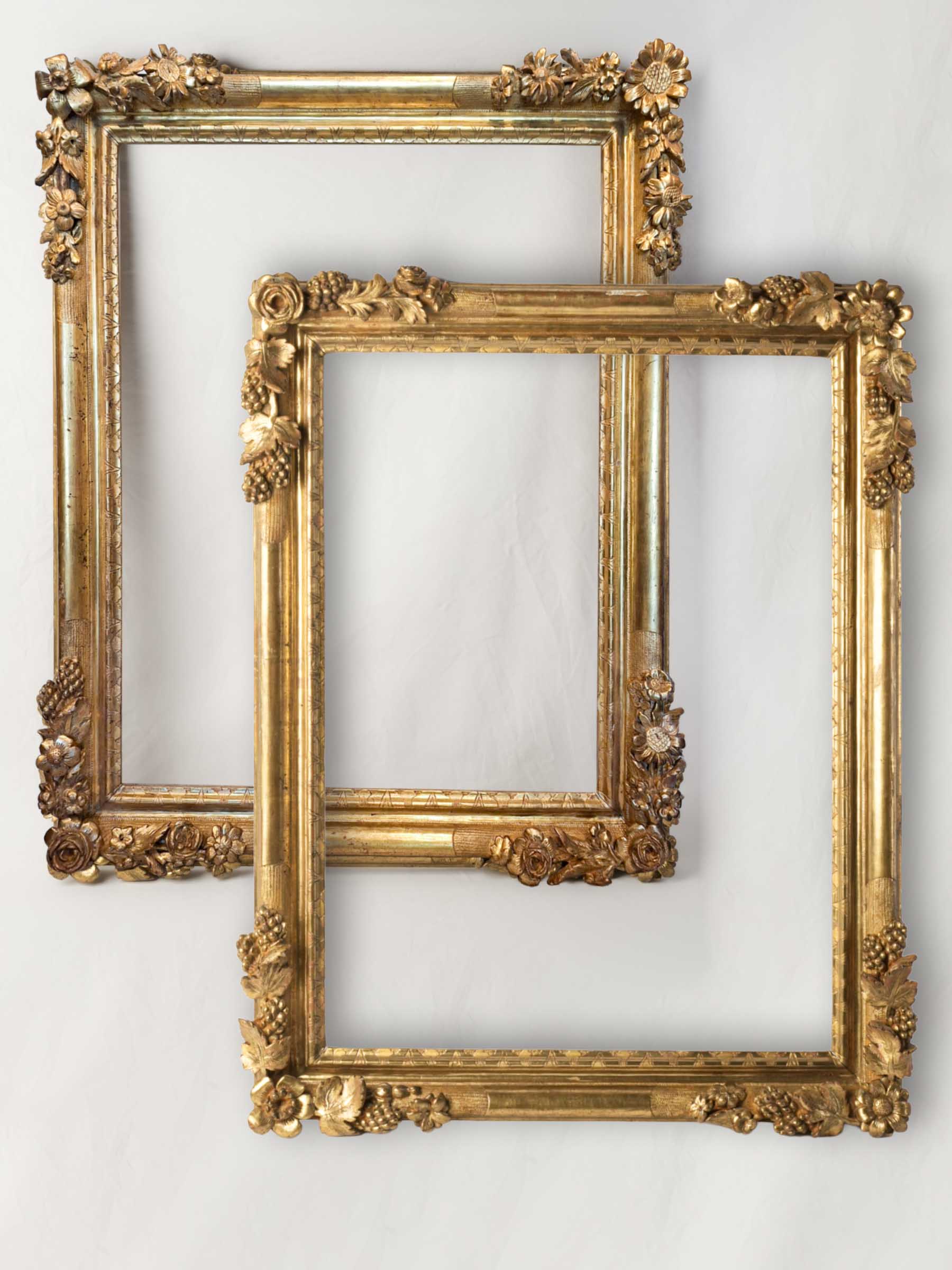 Superb Pair of Louis XIV Carved Giltwood Frames with Grapes and Flowers, Provence, circa 1700