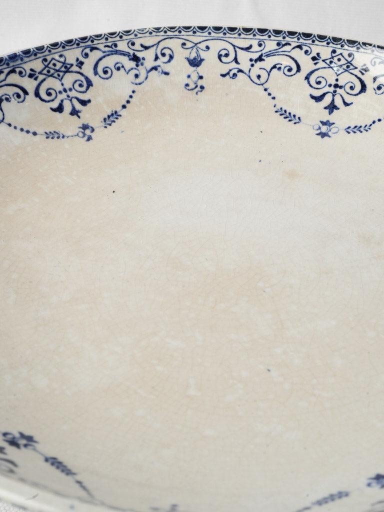 Classic monochrome serving dish  