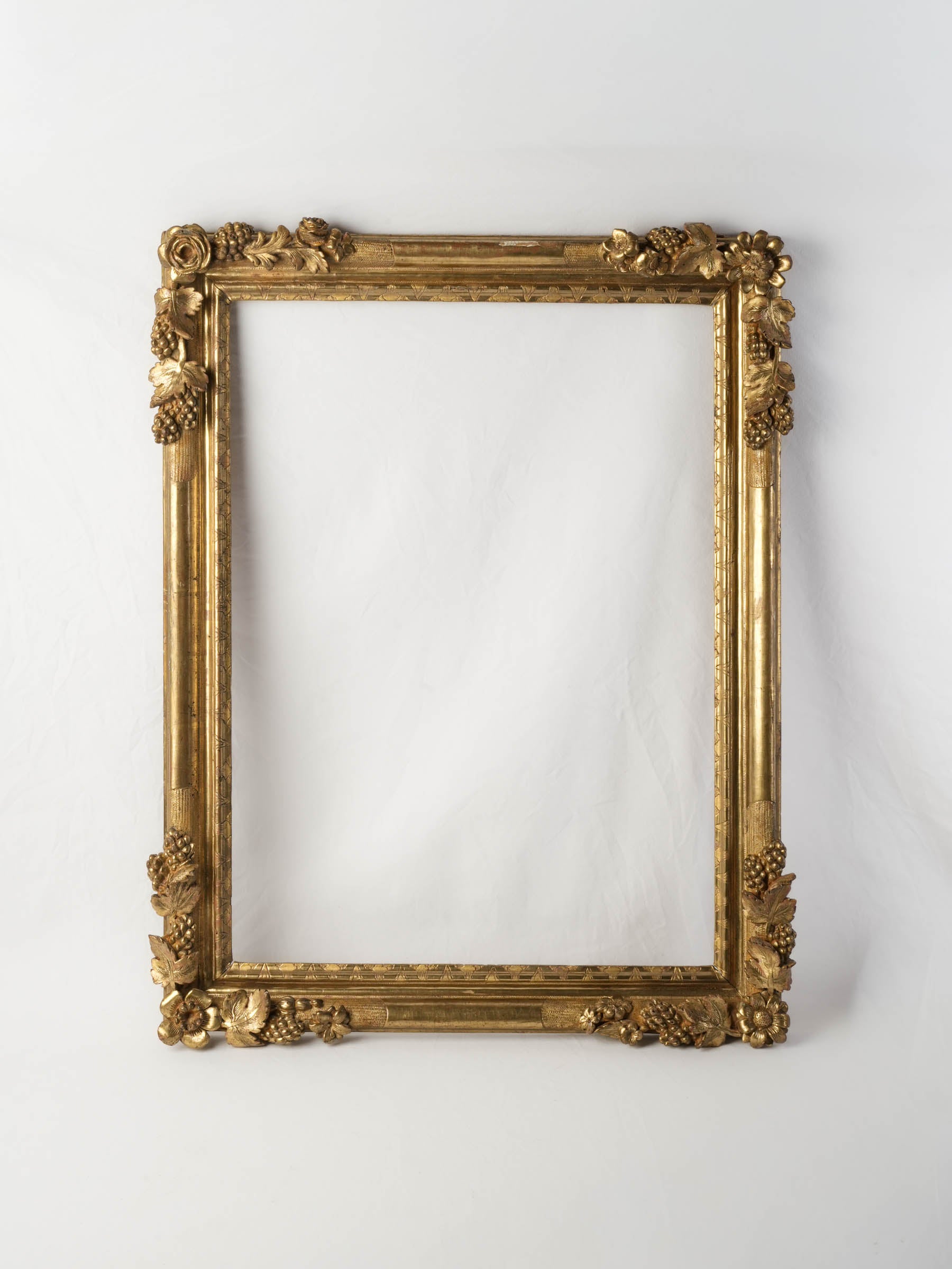 Superb Pair of Louis XIV Carved Giltwood Frames with Grapes and Flowers, Provence, circa 1700