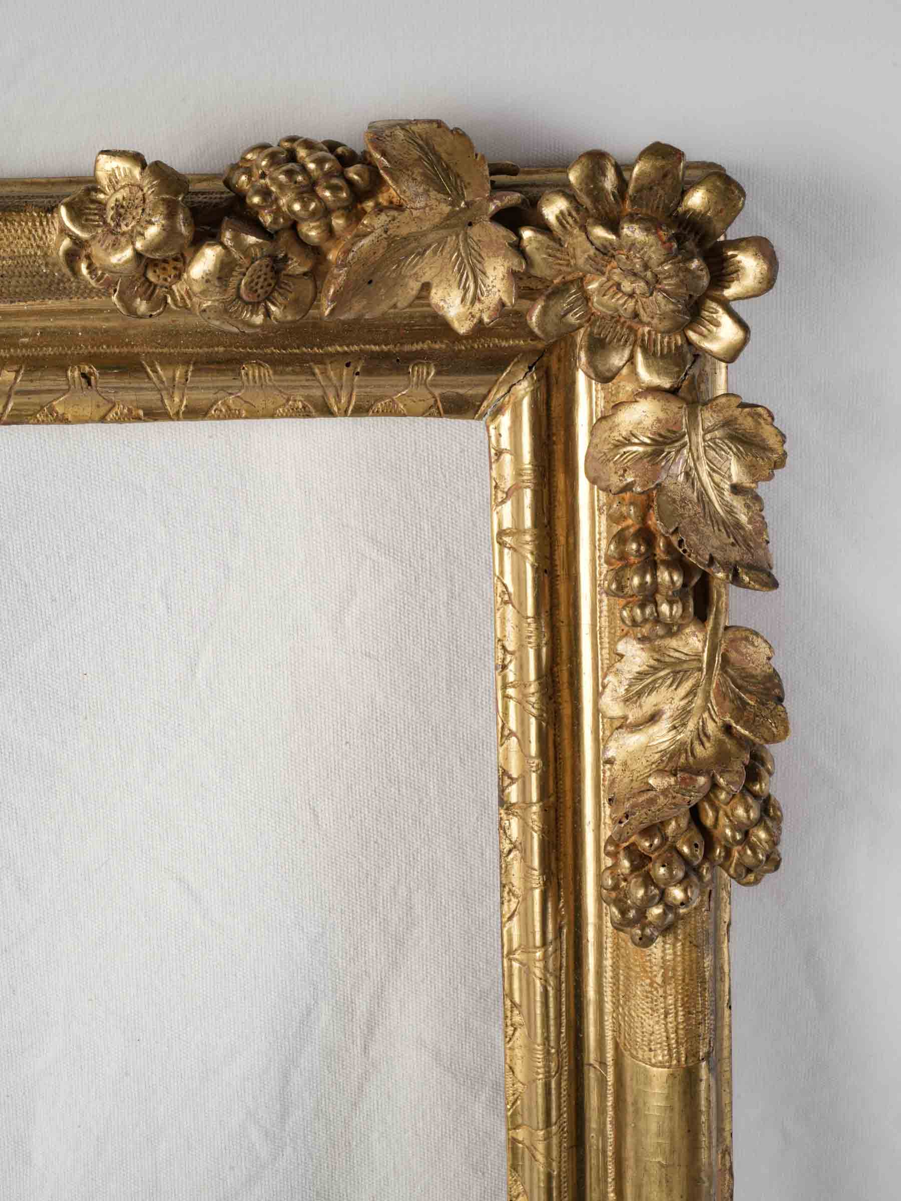 Superb Pair of Louis XIV Carved Giltwood Frames with Grapes and Flowers, Provence, circa 1700
