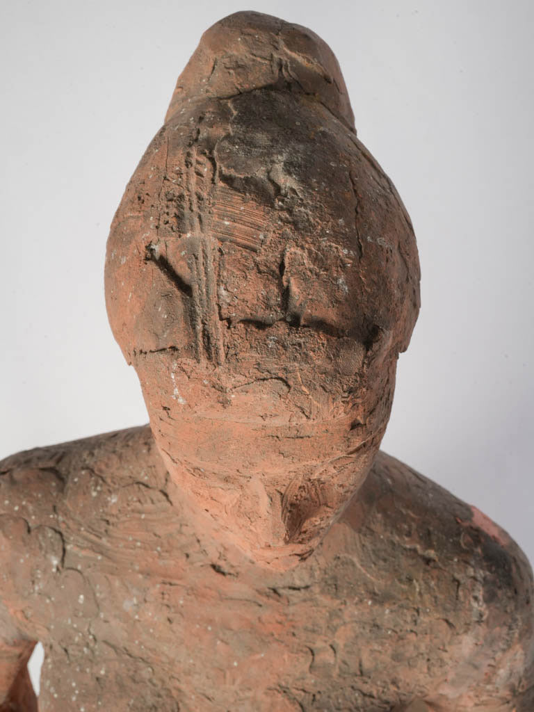 Quiet sculptural gravity statue  