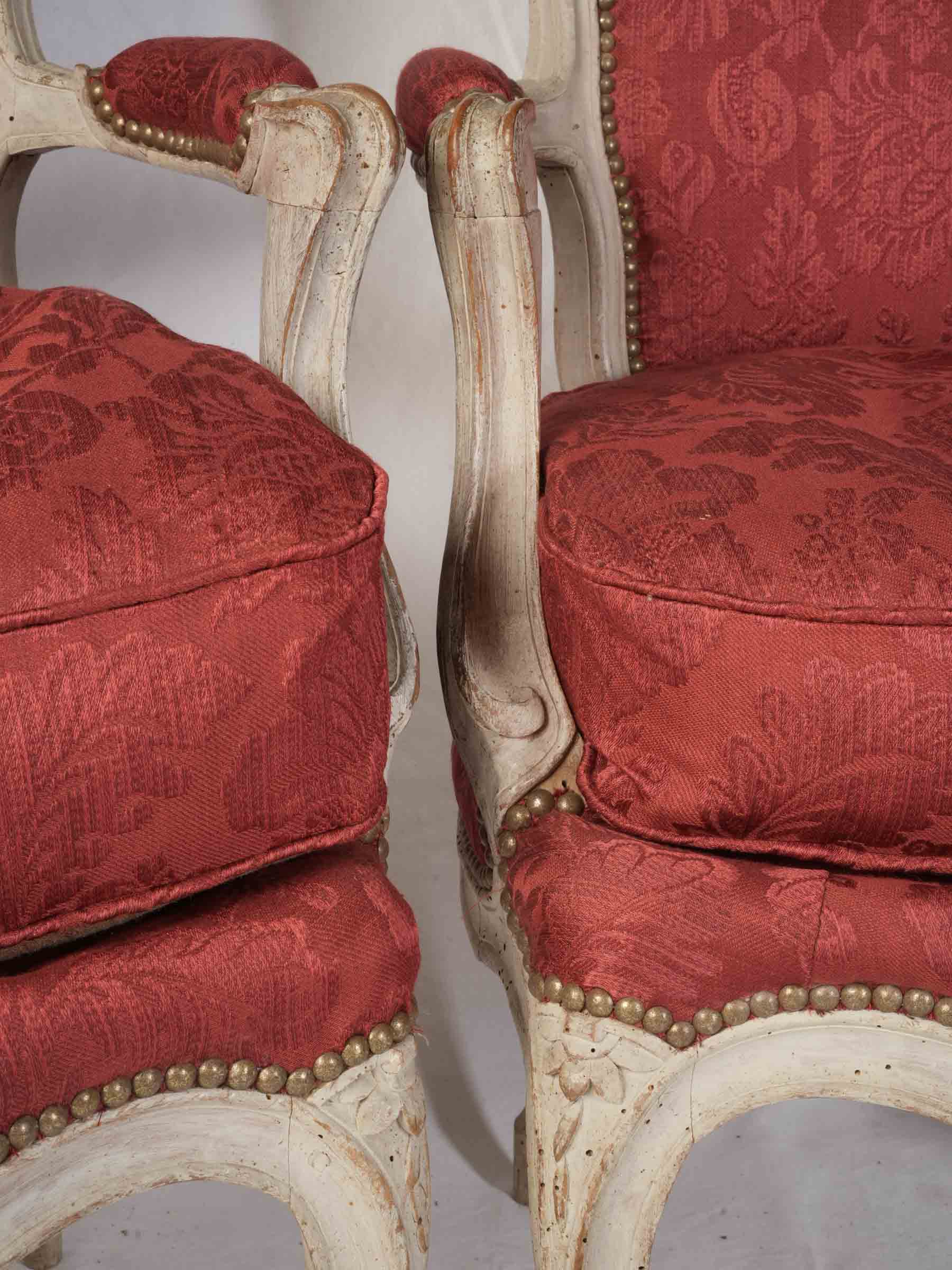 Sophisticated Louis XV fauteuils  
