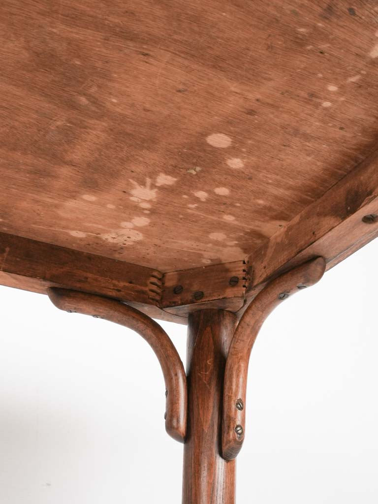 Traditional corner-braced Fischel table