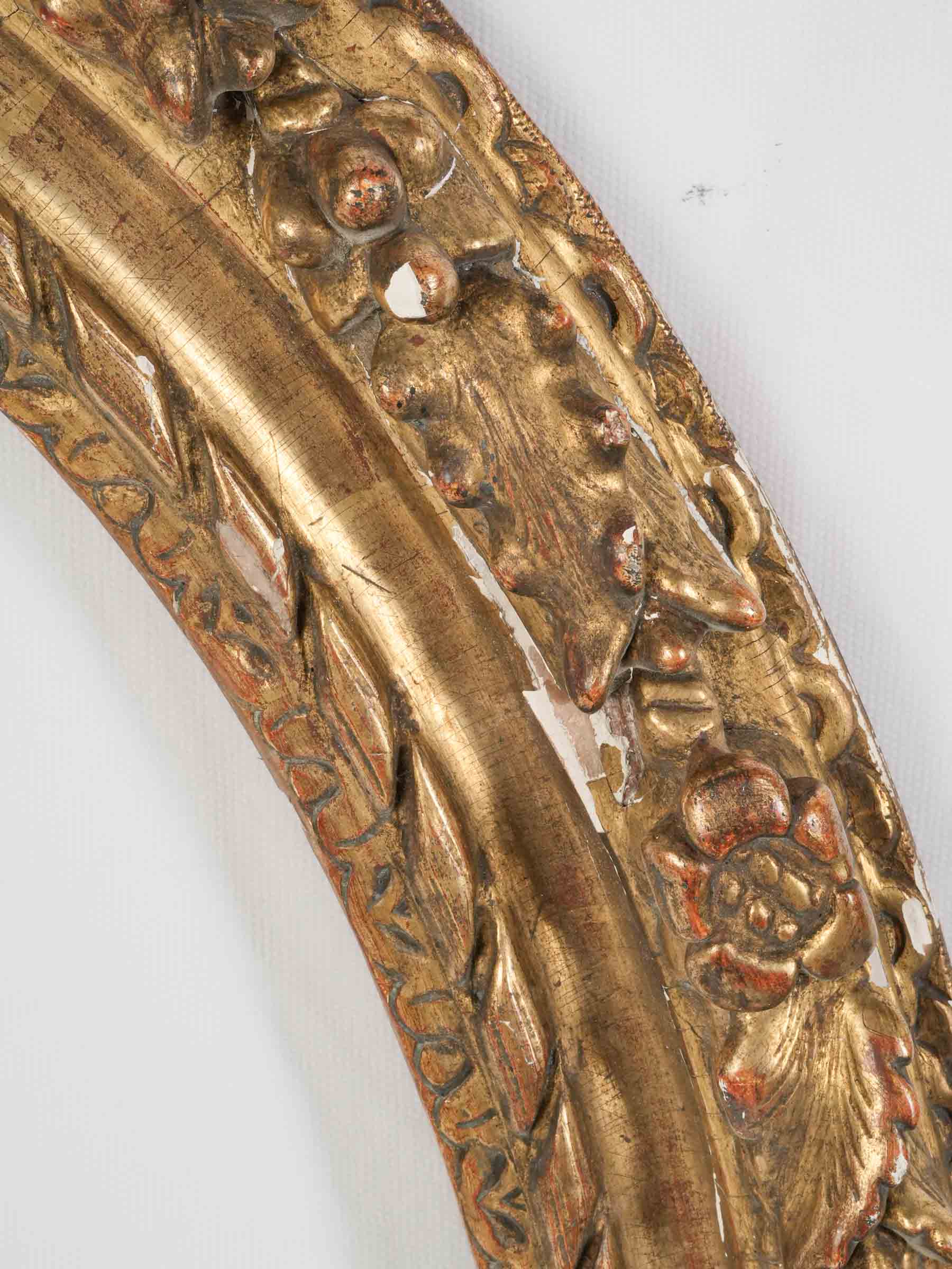 Large French Louis XIII-Style Carved Gilt Oak Oval Frame, circa 1680 - 35½"x 30¾"