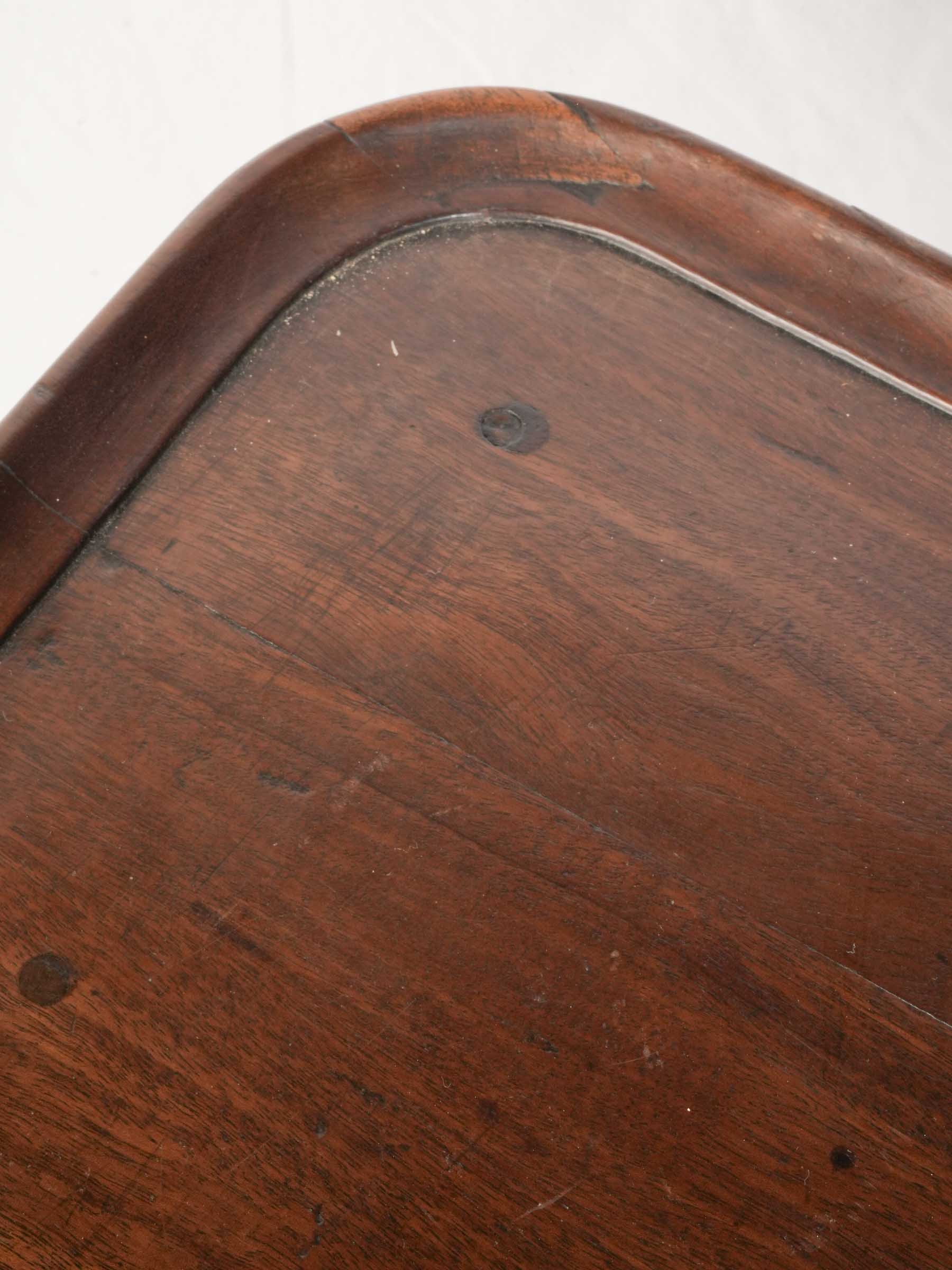 Louis XVI Walnut Table en Cabaret - 29½" x x 21¼" x  27½"