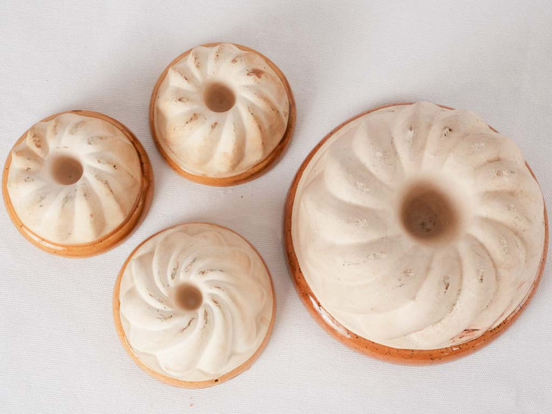 Timeless honey-rimmed ceramic Bundts