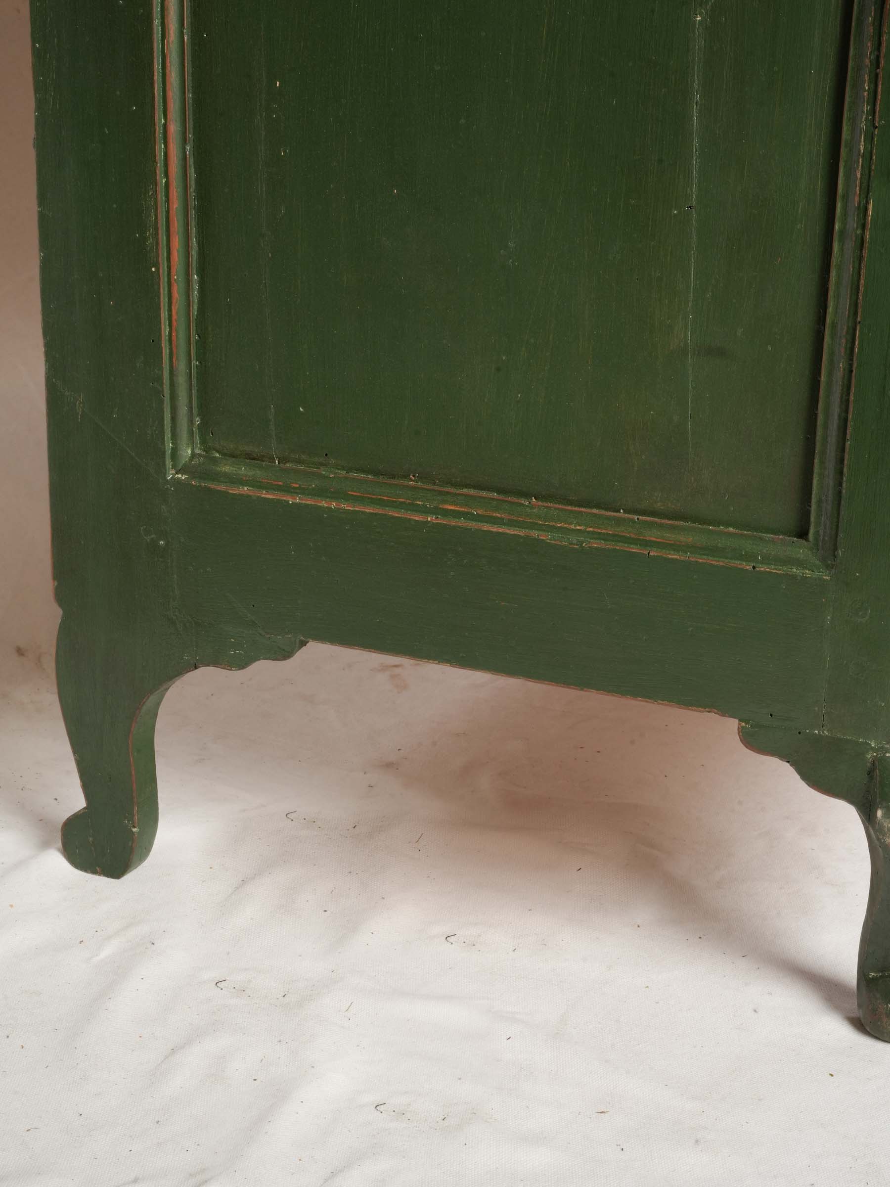 Elegant French Country Commode in Green Paint and Parcel Gilt, 18th Century - 50½" x 24" x 32"