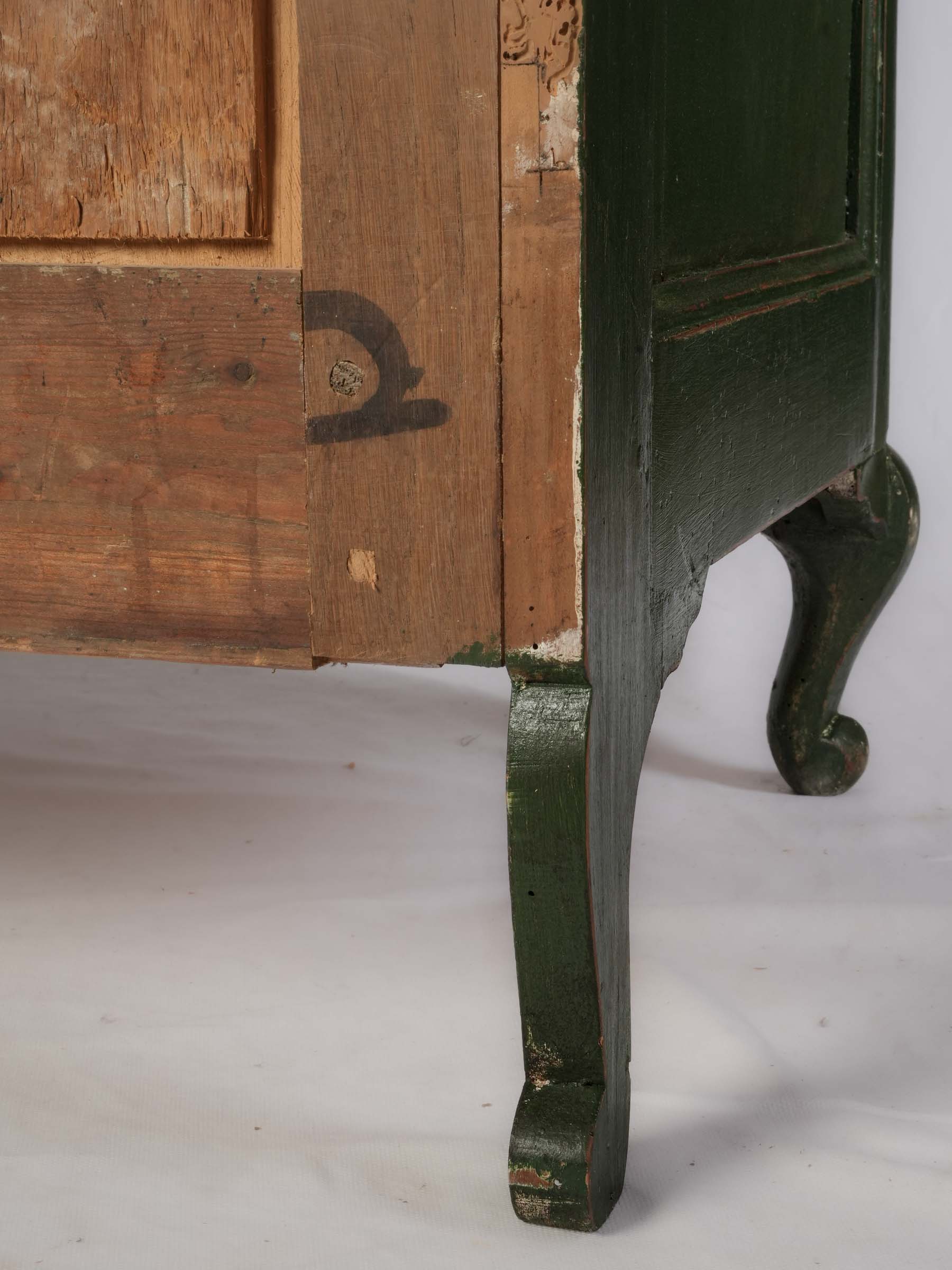 Elegant French Country Commode in Green Paint and Parcel Gilt, 18th Century - 50½" x 24" x 32"