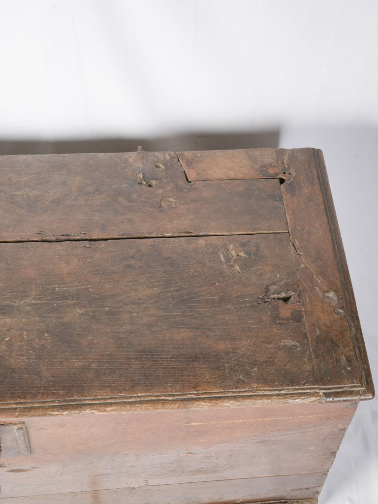 Shaped scalloped apron chest  