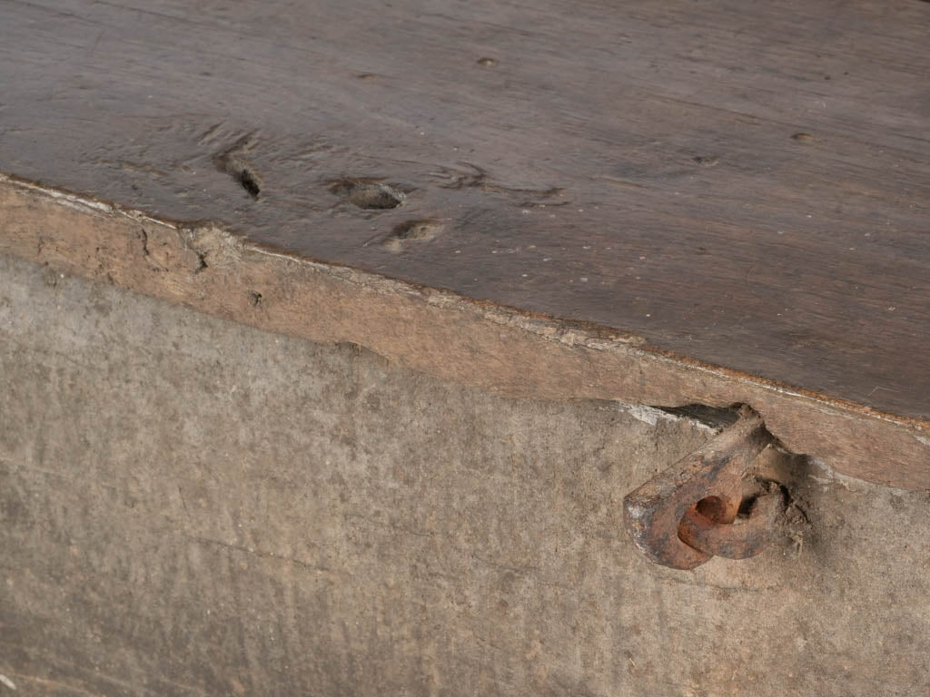 Splendid farmhouse style chest  