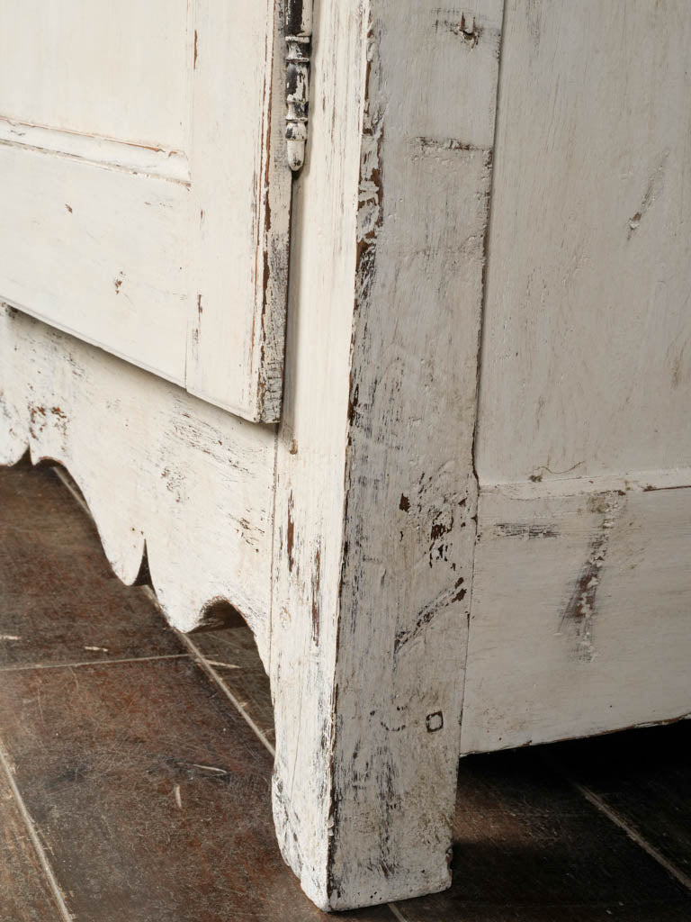 Secret compartment cabinet