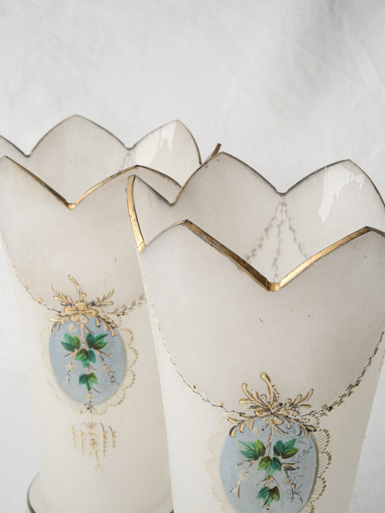 Romantic white opaline mantelpieces  