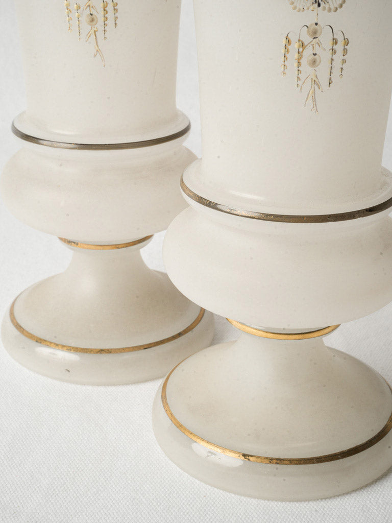 Stylish scalloped rim glass vases  