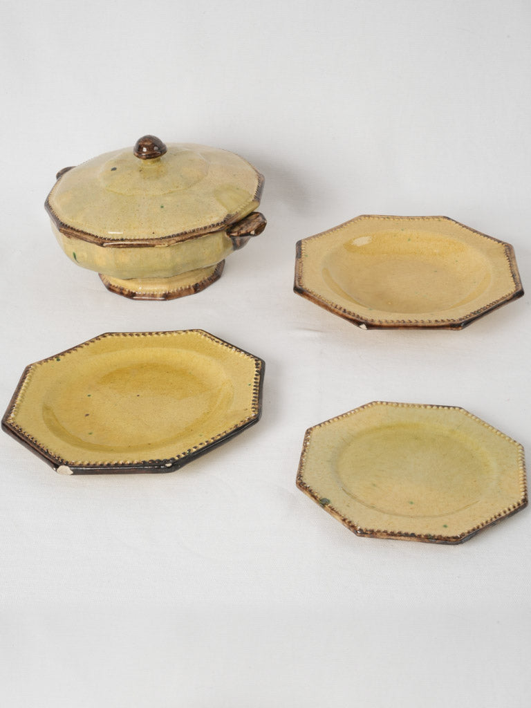 Yellow-ochre speckled ceramic plates