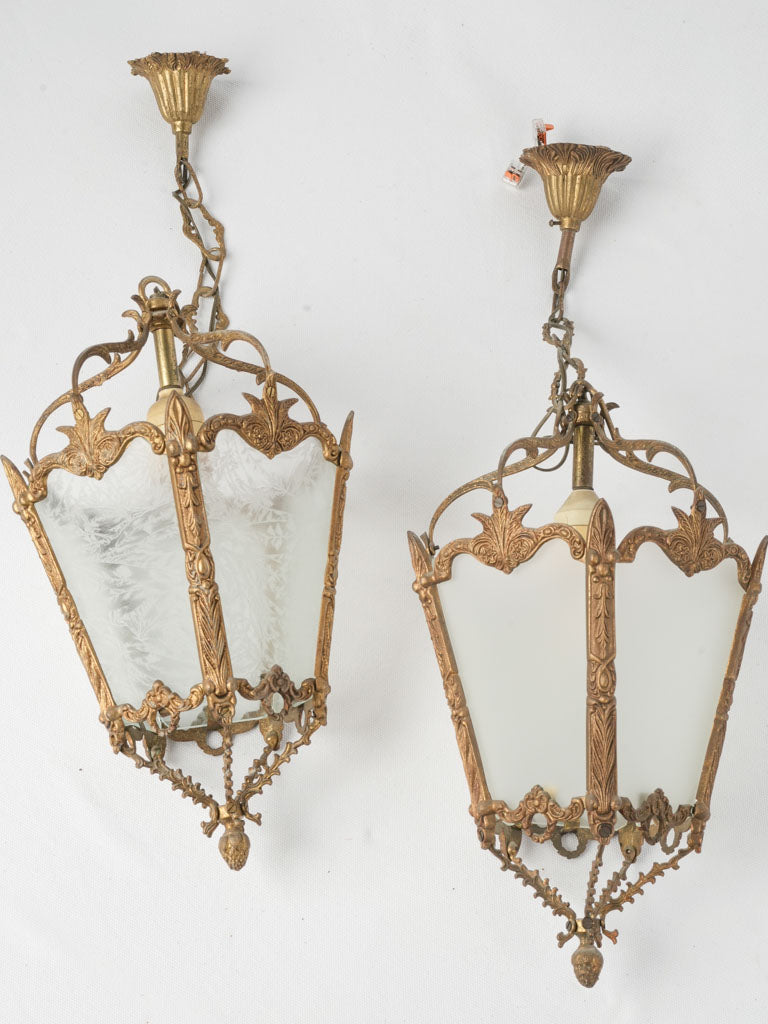 Refined Lantern Light with Foliage Decor