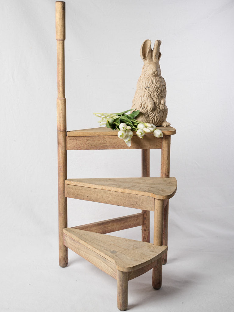 Elegant vintage step stool