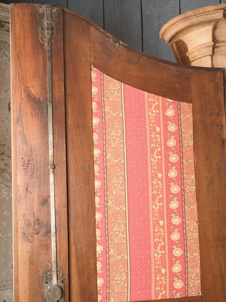 Provincial style elegant linen press  