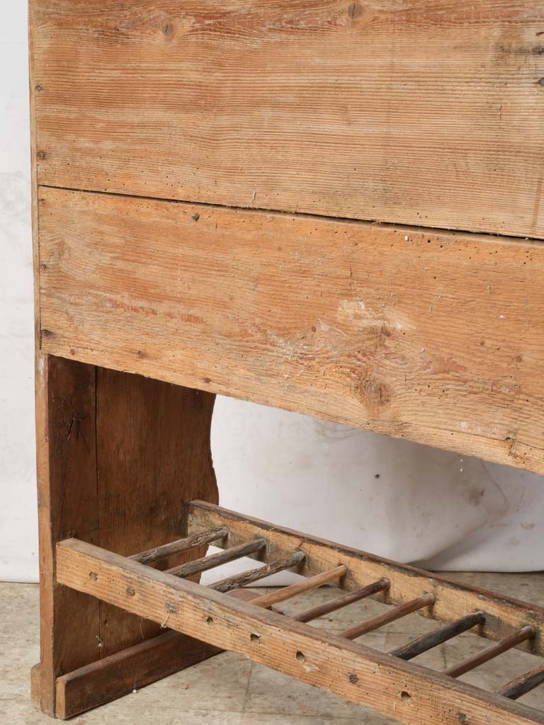 Provençal sled-footed furniture  