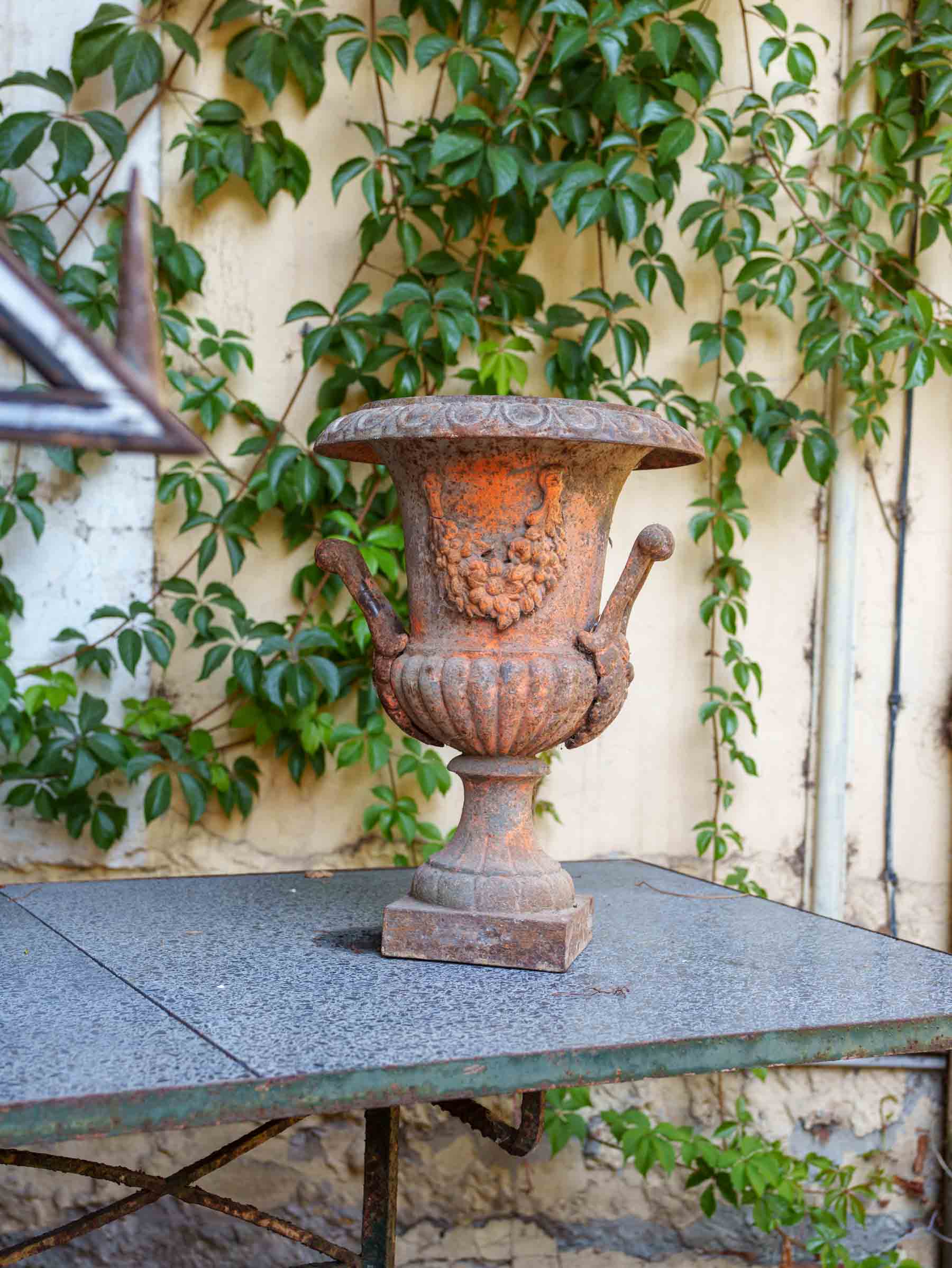 19th-Century French Cast-Iron Medici Urn w/ Garland & Orange Patina - 20¾"