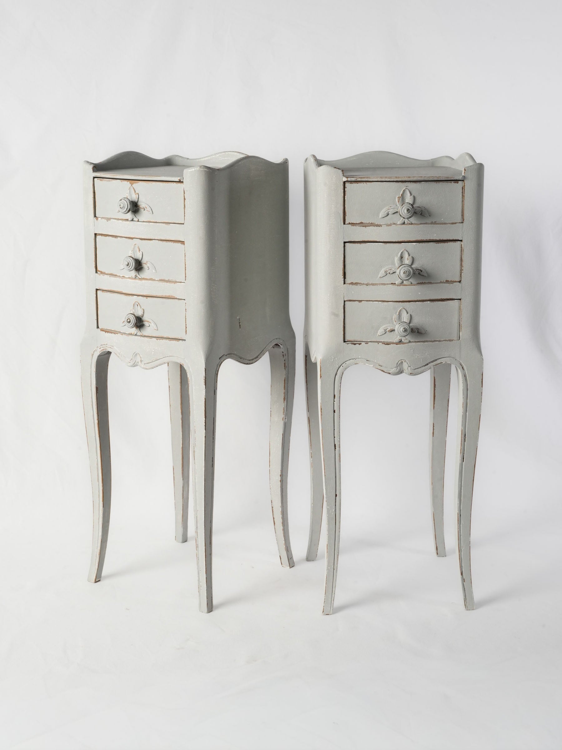 Pair of Petite French Painted Bedside Tables, Mid-20th Century -27½"