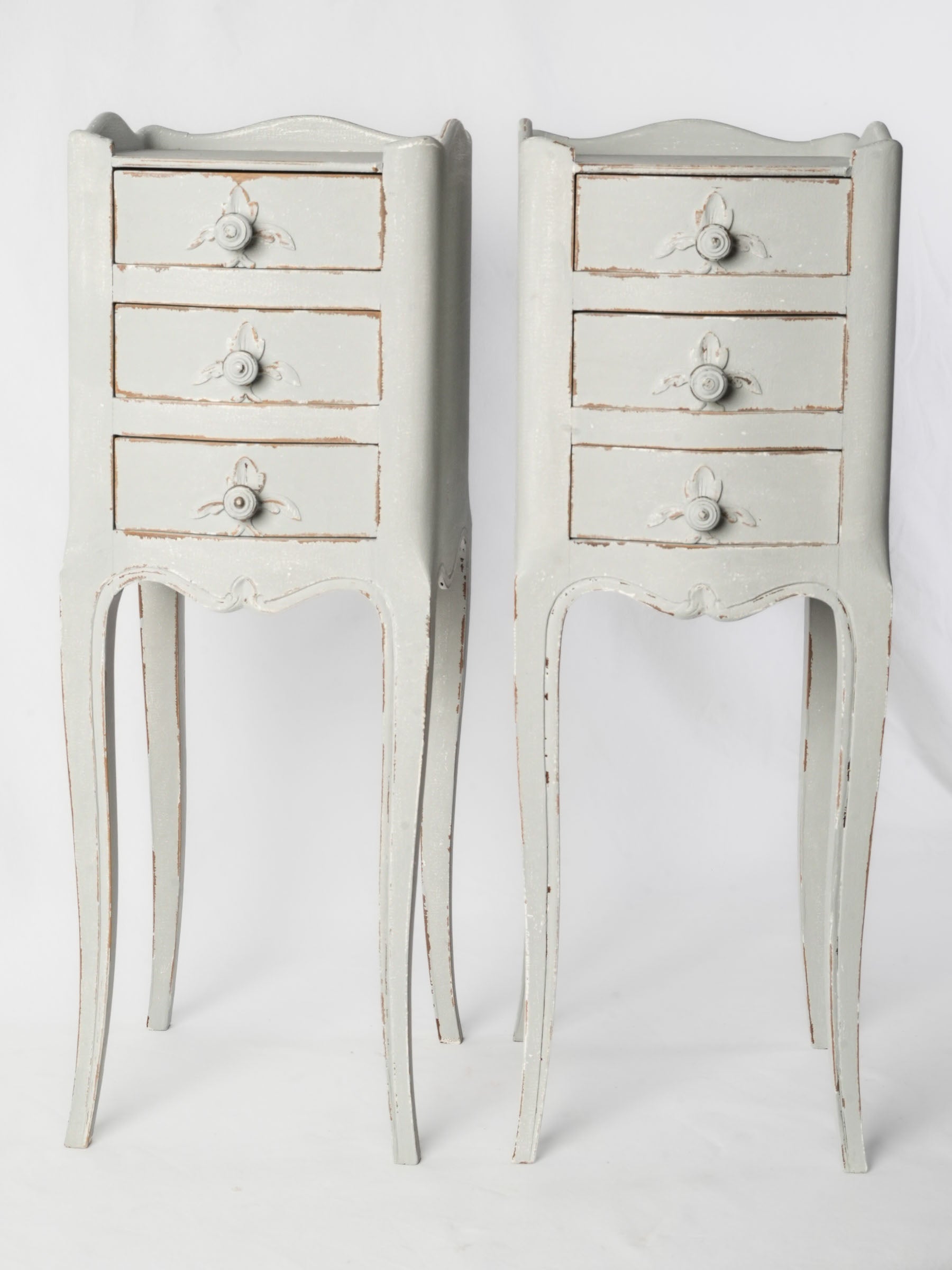 Pair of Petite French Painted Bedside Tables, Mid-20th Century -27½"