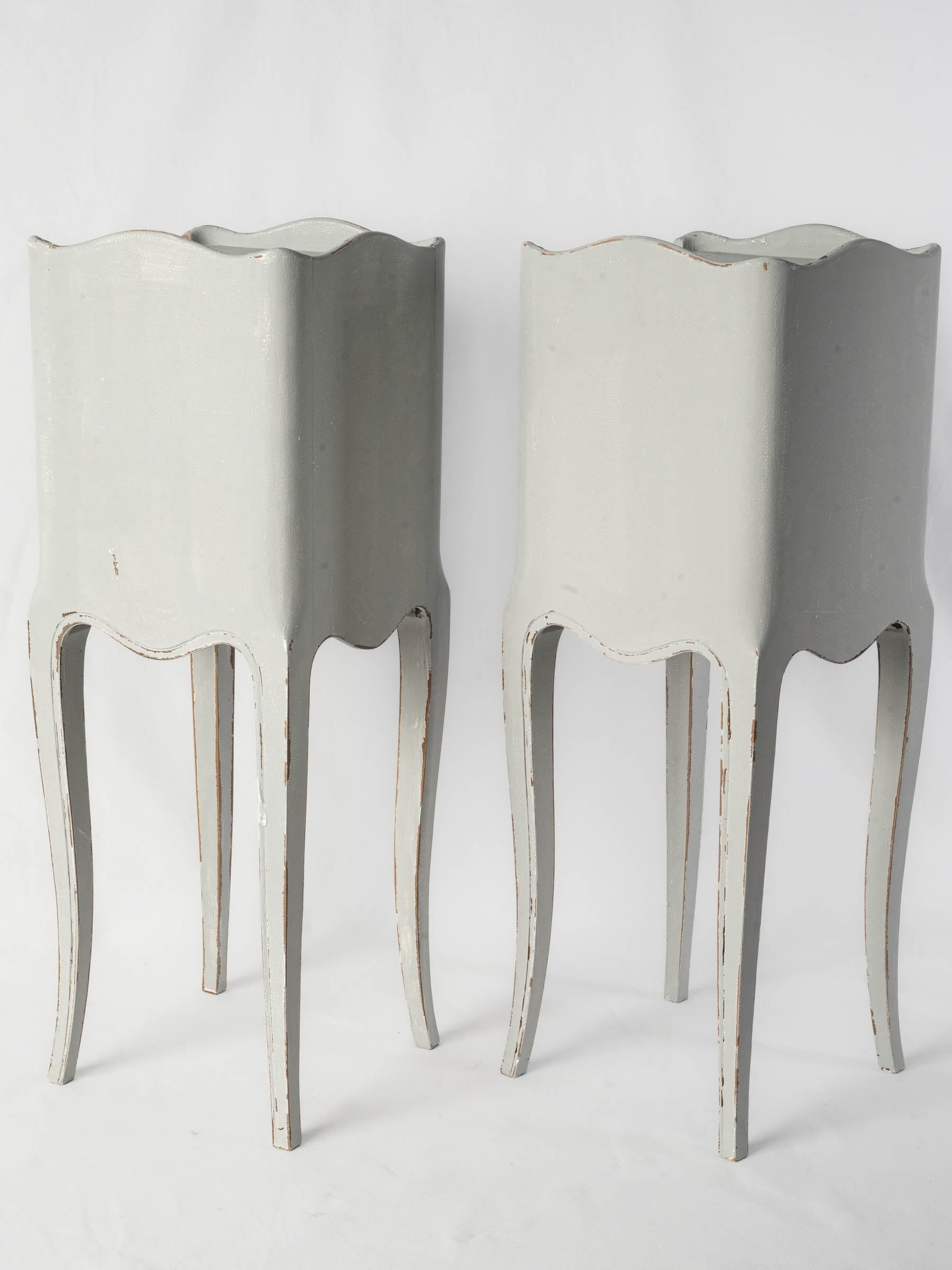 Pair of Petite French Painted Bedside Tables, Mid-20th Century -27½"