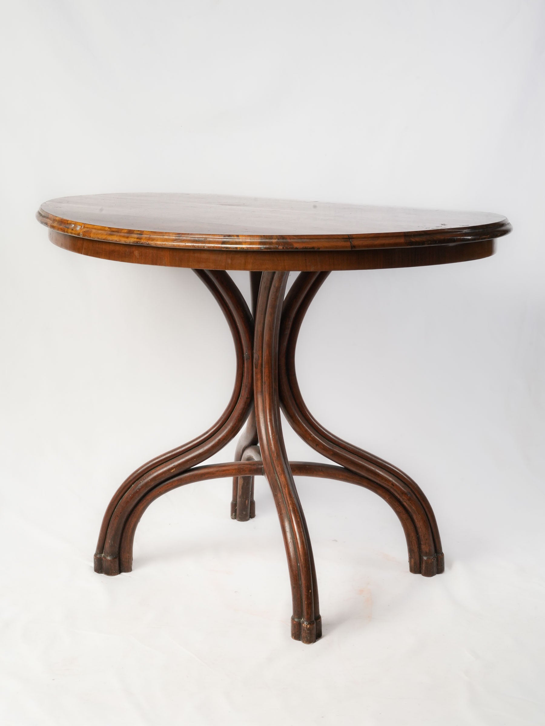 Bentwood Oval Guéridon Attributed to Thonet, Circa 1900 - 41¼"