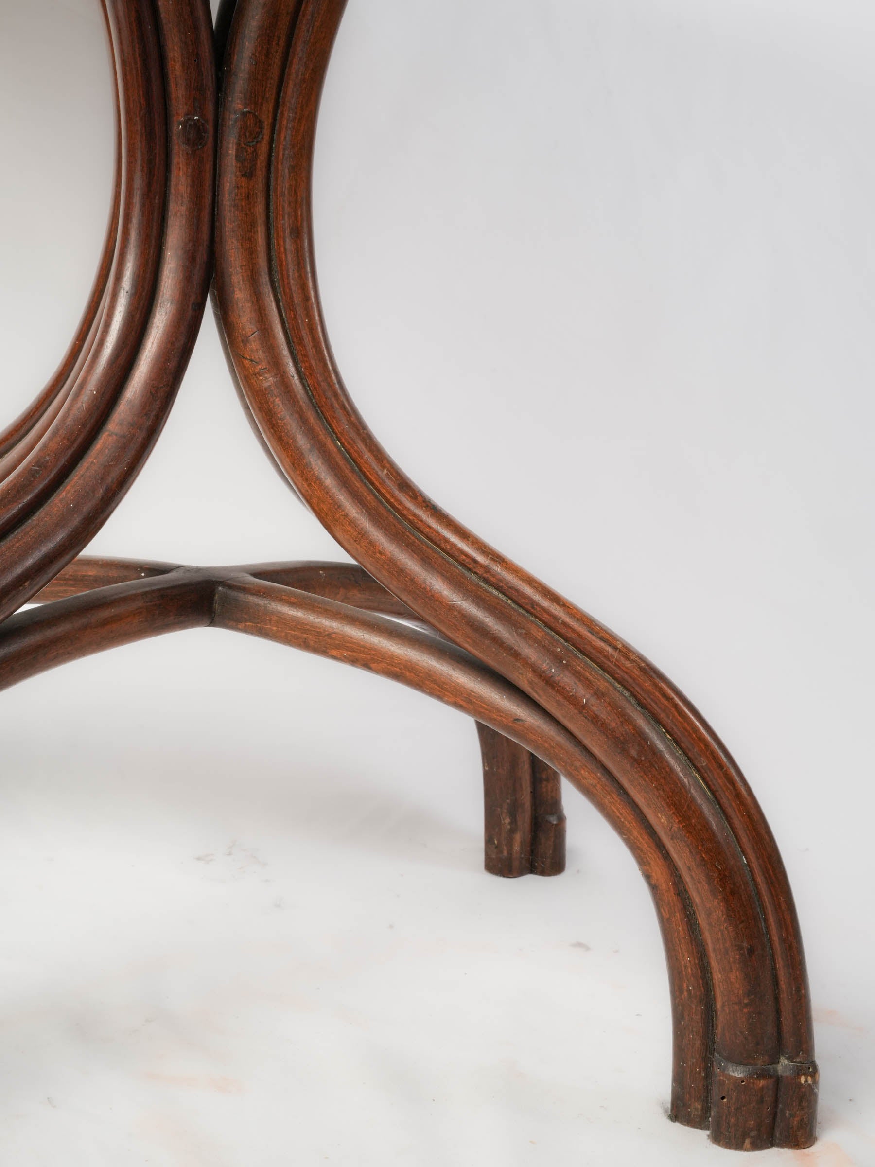 Bentwood Oval Guéridon Attributed to Thonet, Circa 1900 - 41¼"