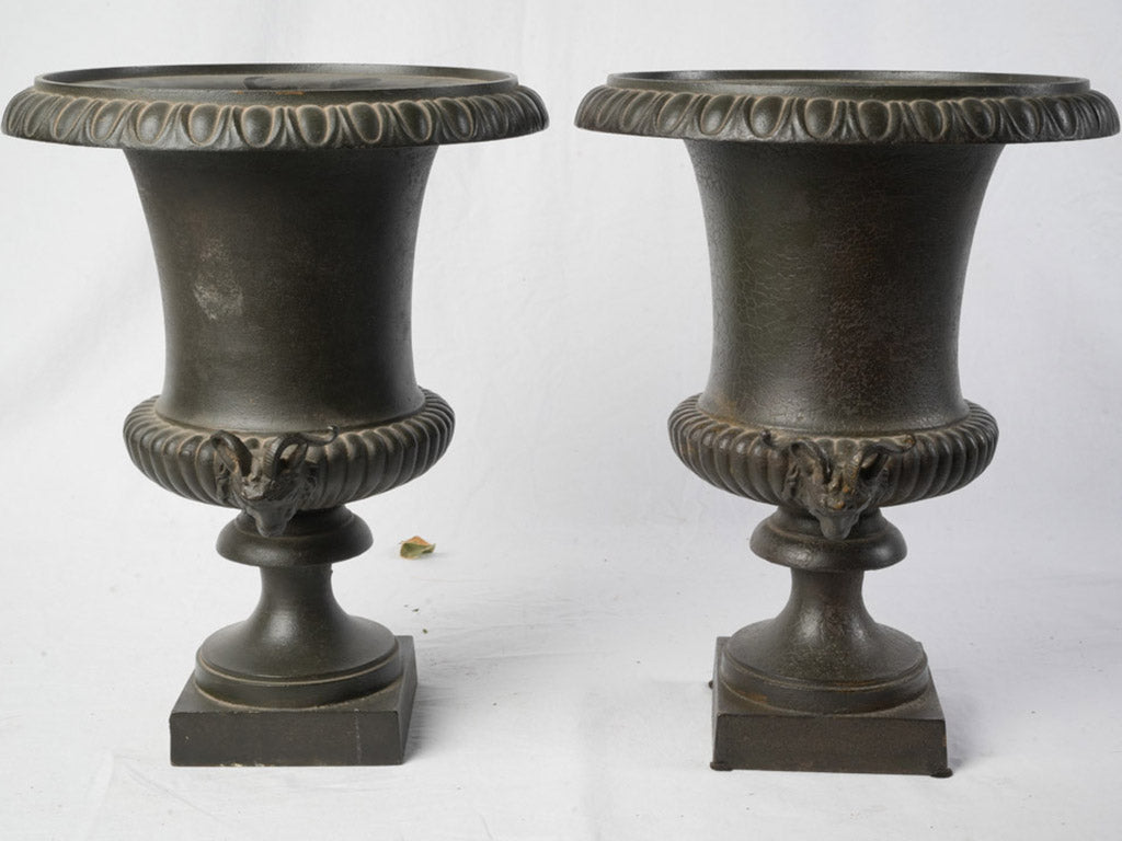 Classical motif doorway urn set  