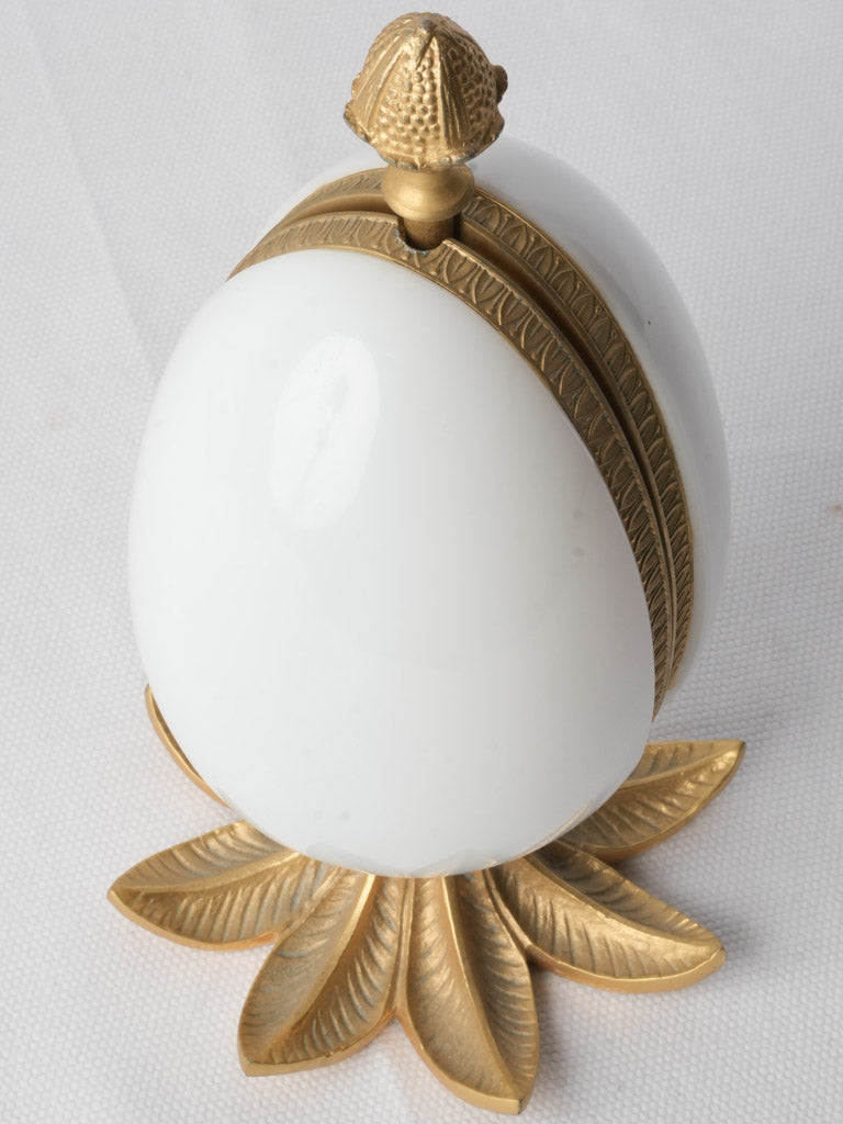 Classic Belle Époque opaline egg
