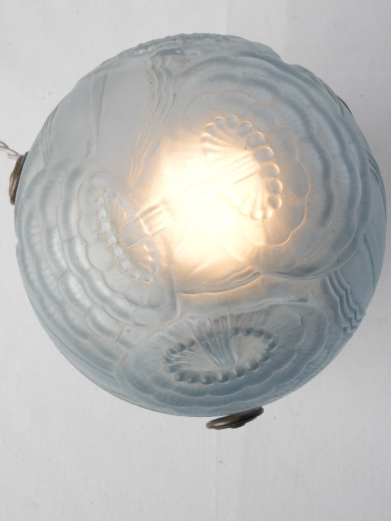 Detailed French savoir-faire lamp