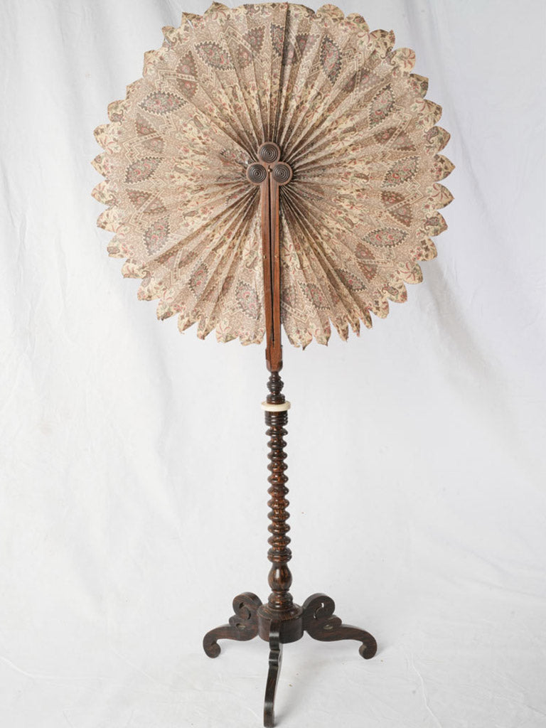 Elegant vintage fireplace screen fan