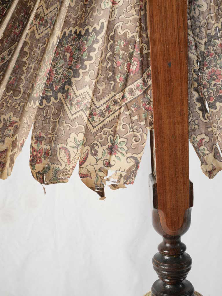 Collectible wooden fireplace screen fan