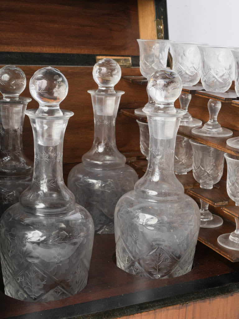 Classical walnut liqueur chest.