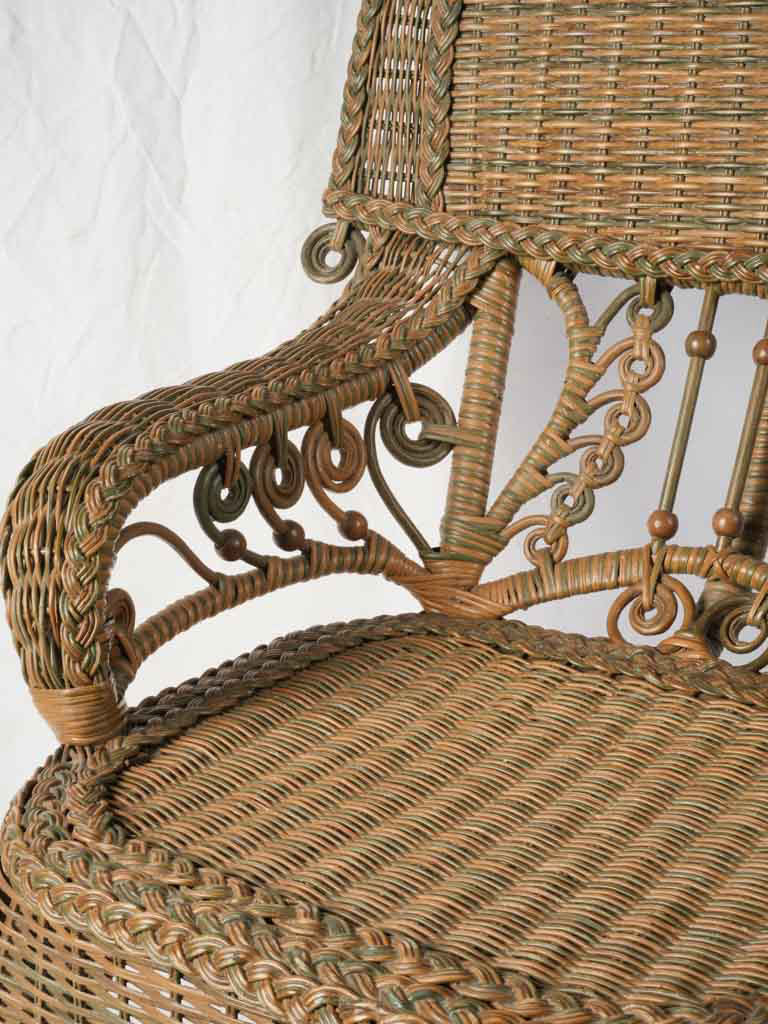 Richly detailed wicker seat