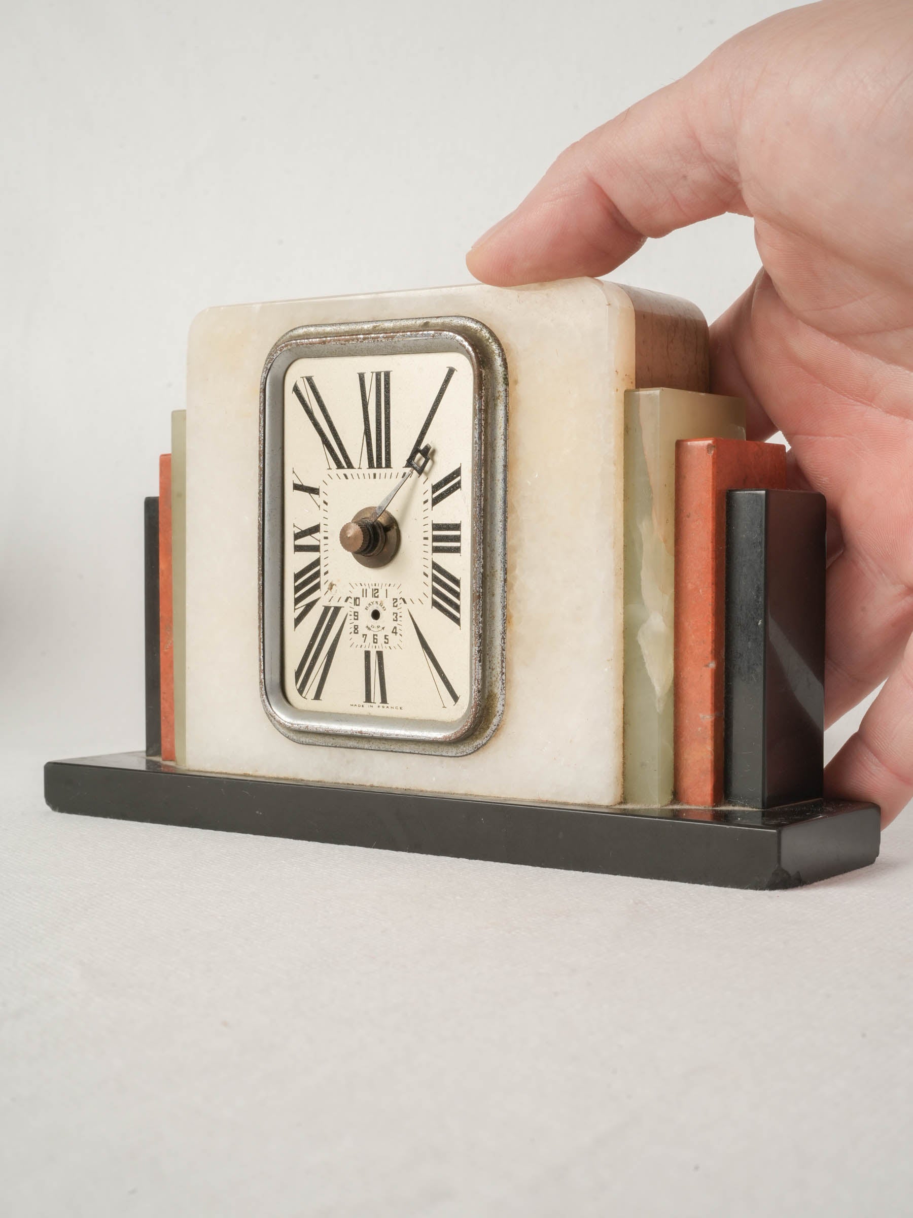 French Art Deco Bayard Mantel Clock in Alabaster and Onyx - 4¾" x 7½"
